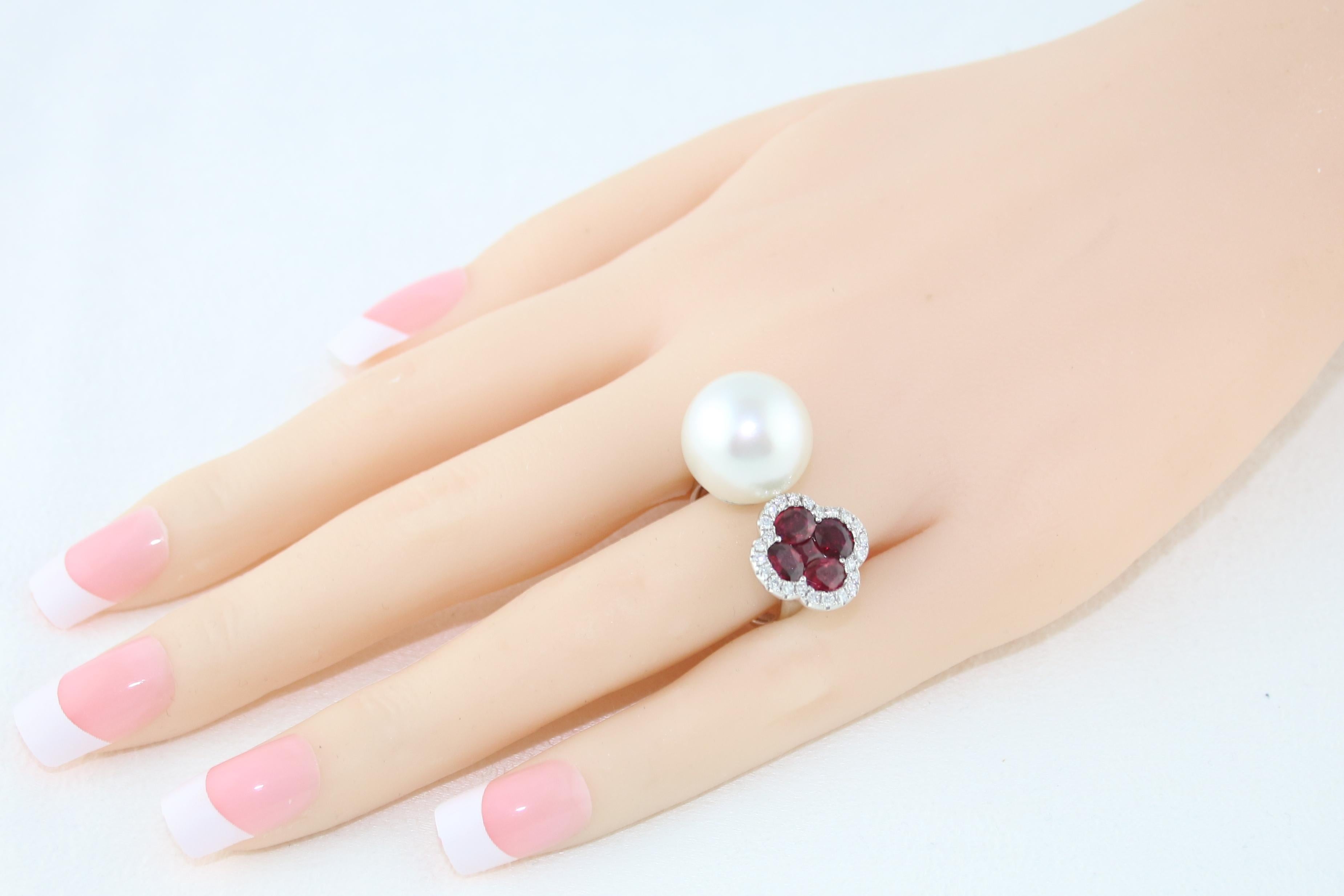 1.70 Carat Ruby and South Sea Pearl Between The Finger Diamond Gold Ring In New Condition For Sale In New York, NY