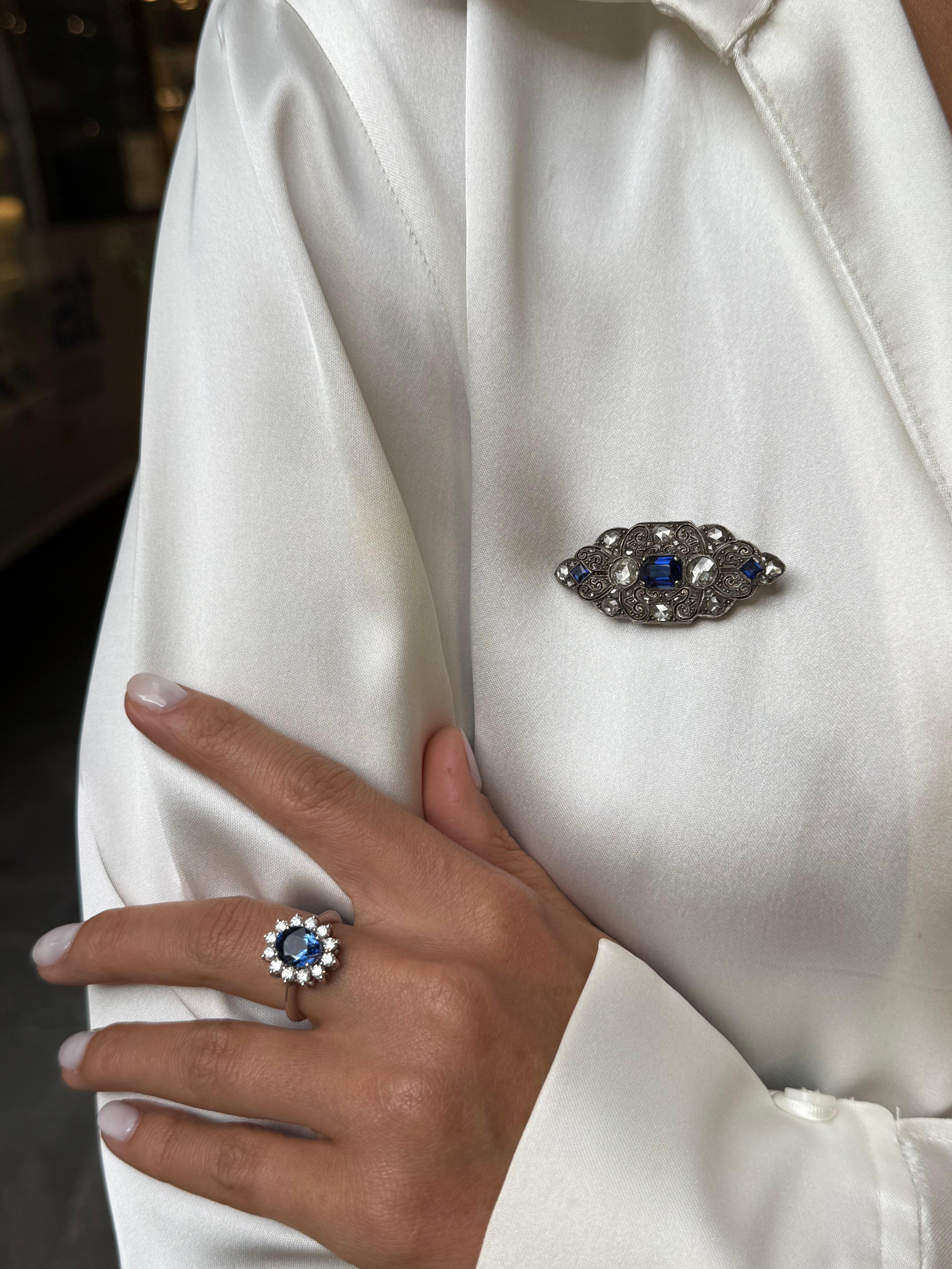 1,70 Karat Sri Lanka Natürlicher Saphir und Diamant Weißgoldring im Angebot 3