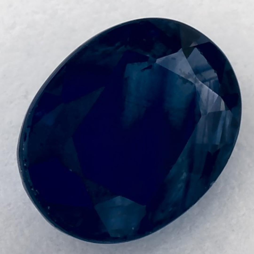 Ce saphir bleu naturel offre élégance et sophistication. Avec sa riche saturation de couleurs et sa coupe précise, il constitue la pièce maîtresse parfaite pour une bague de fiançailles ou une conception de bijoux de luxe.

Ce saphir provient du Sri