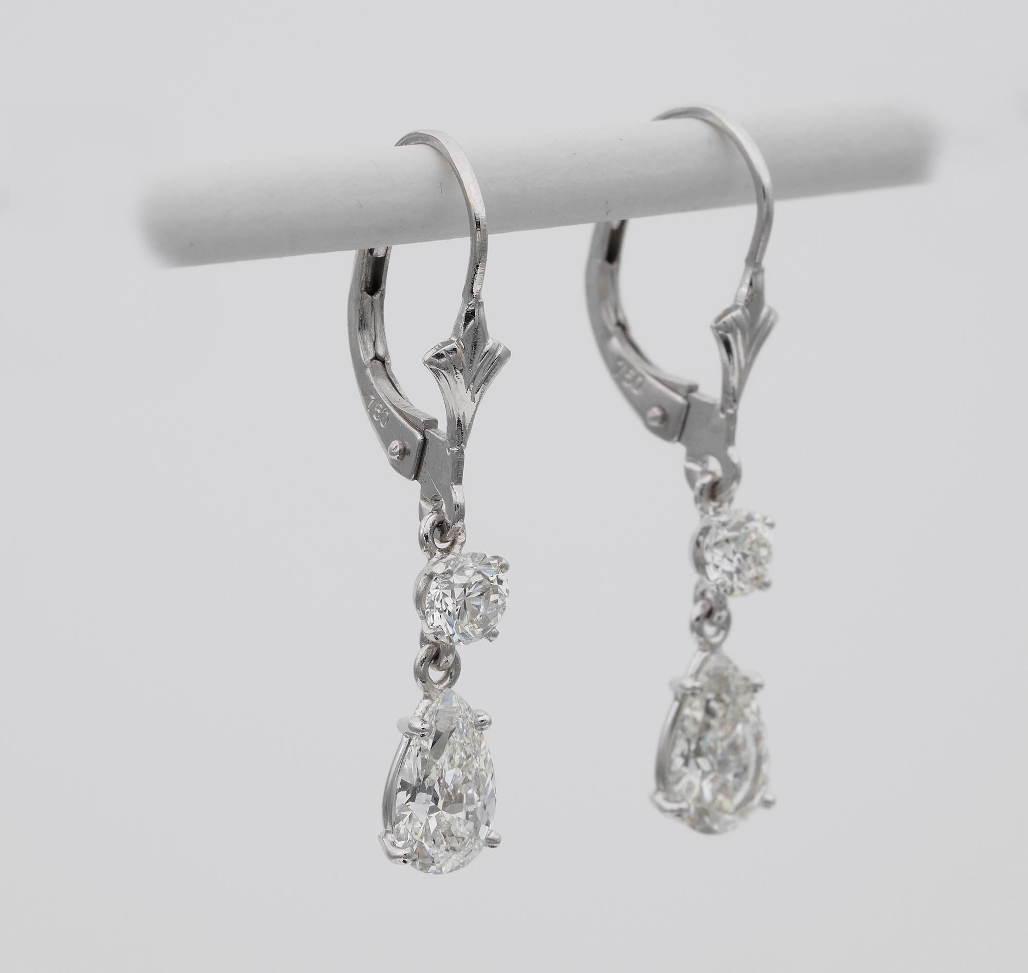 Contemporary 1.70 Ct F/G VVS Diamond Exquisite Drop Earrings For Sale