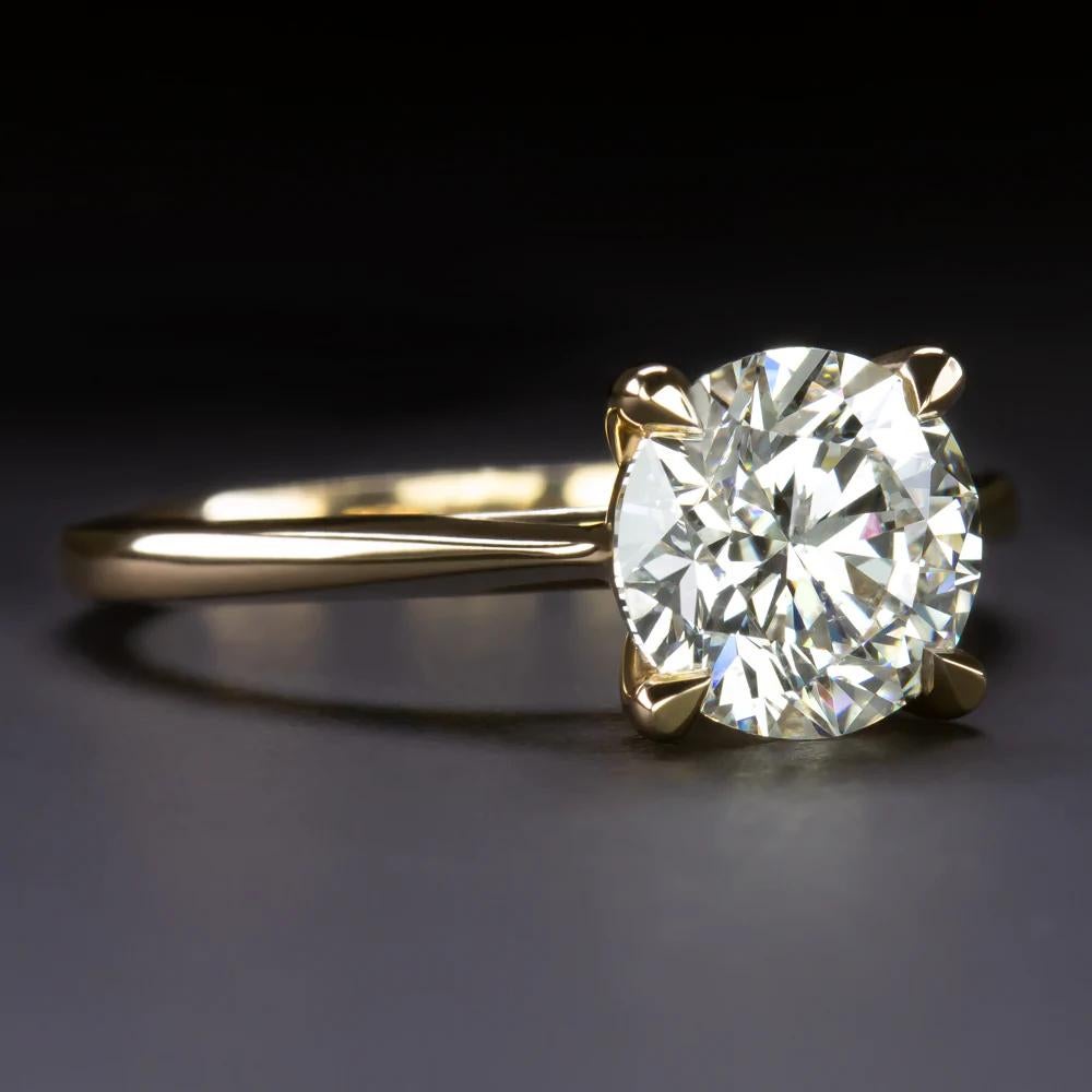 Contemporary 1.70 Ct GIA Cert Round Brilliant Cut Diamond Engagement Ring 18k Yellow Gold For Sale
