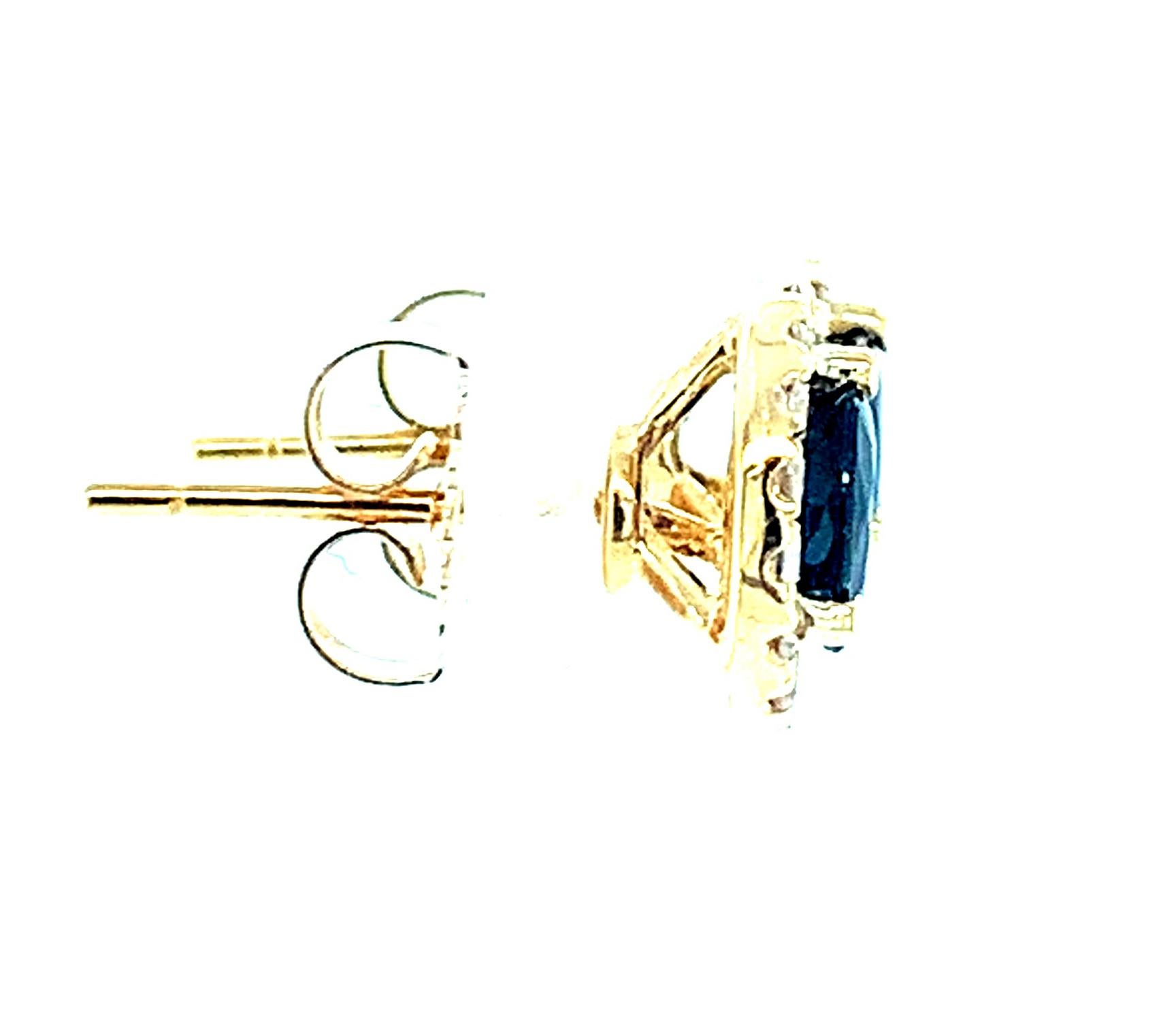 Taille ronde  Boucles d'oreilles saphir bleu et diamant en or jaune 18K en vente