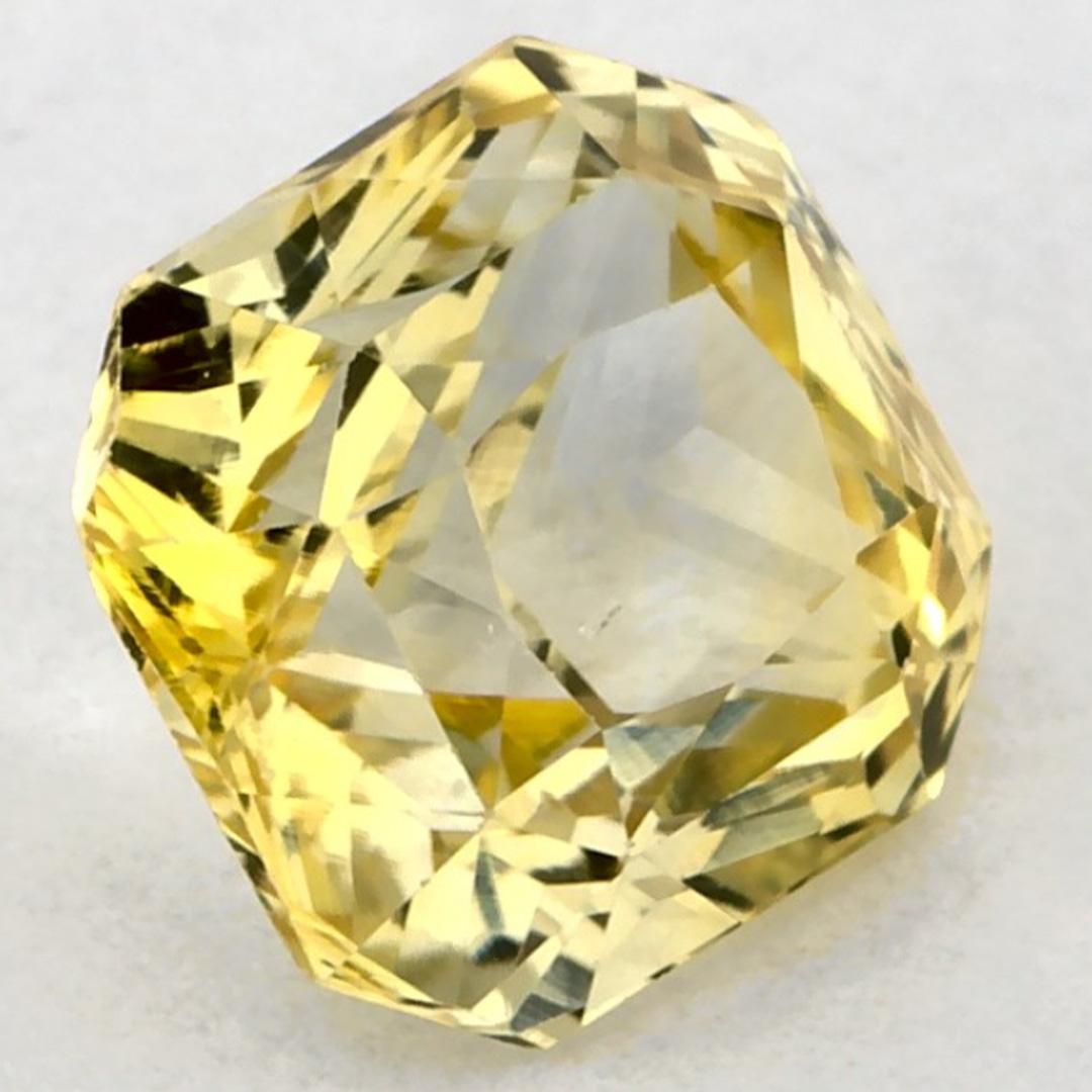 1.70 Ct Yellow Sapphire Radiant Loose Gemstone (pierre précieuse en vrac) en vente 2