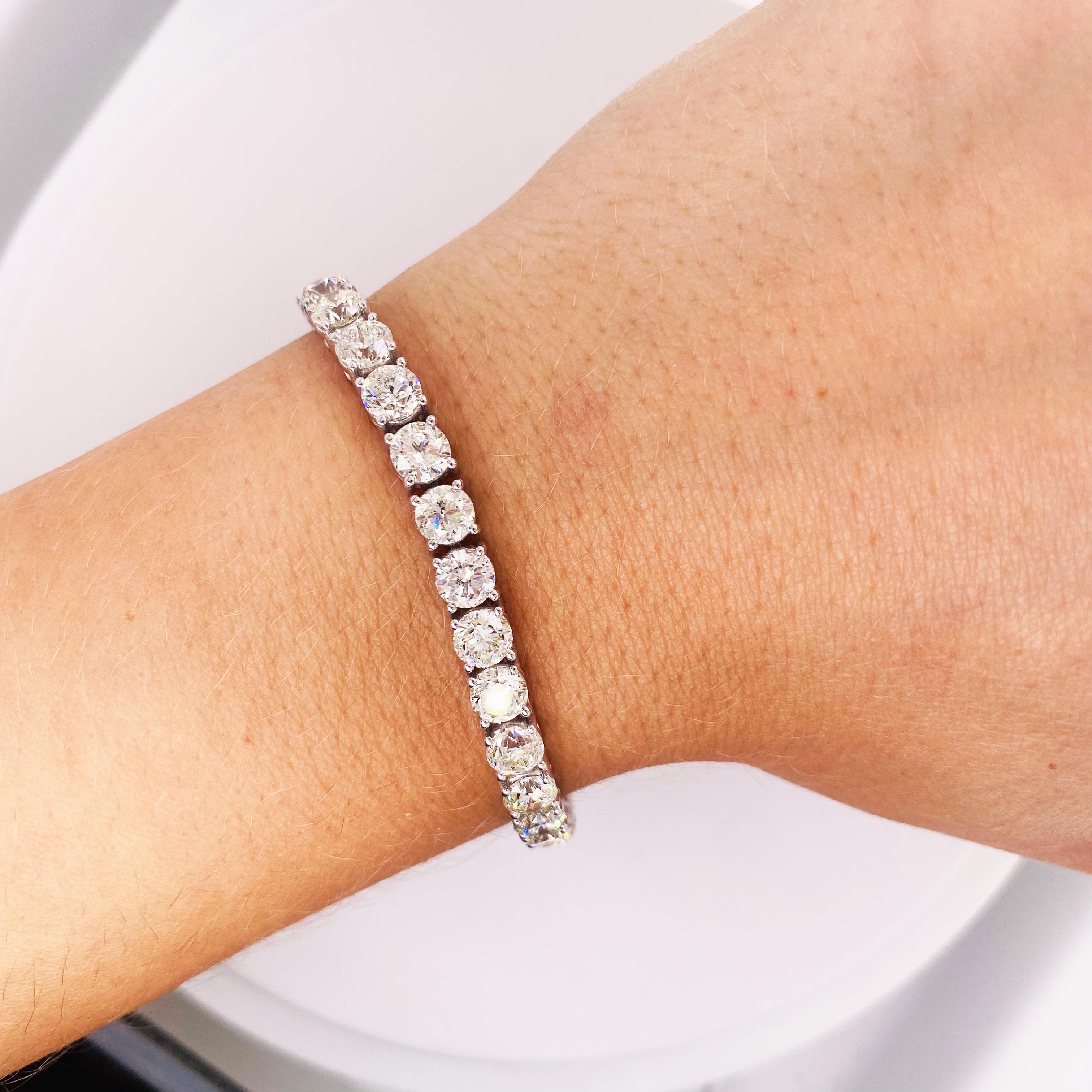 There is a full 17.00 carats of diamonds in this massive tennis bracelet! It is gorgeous for unisex. The diamonds are S!2 clarity and H/I color which is very good quality! The bracelet has extra large diamonds and each diamond is set in a four prong