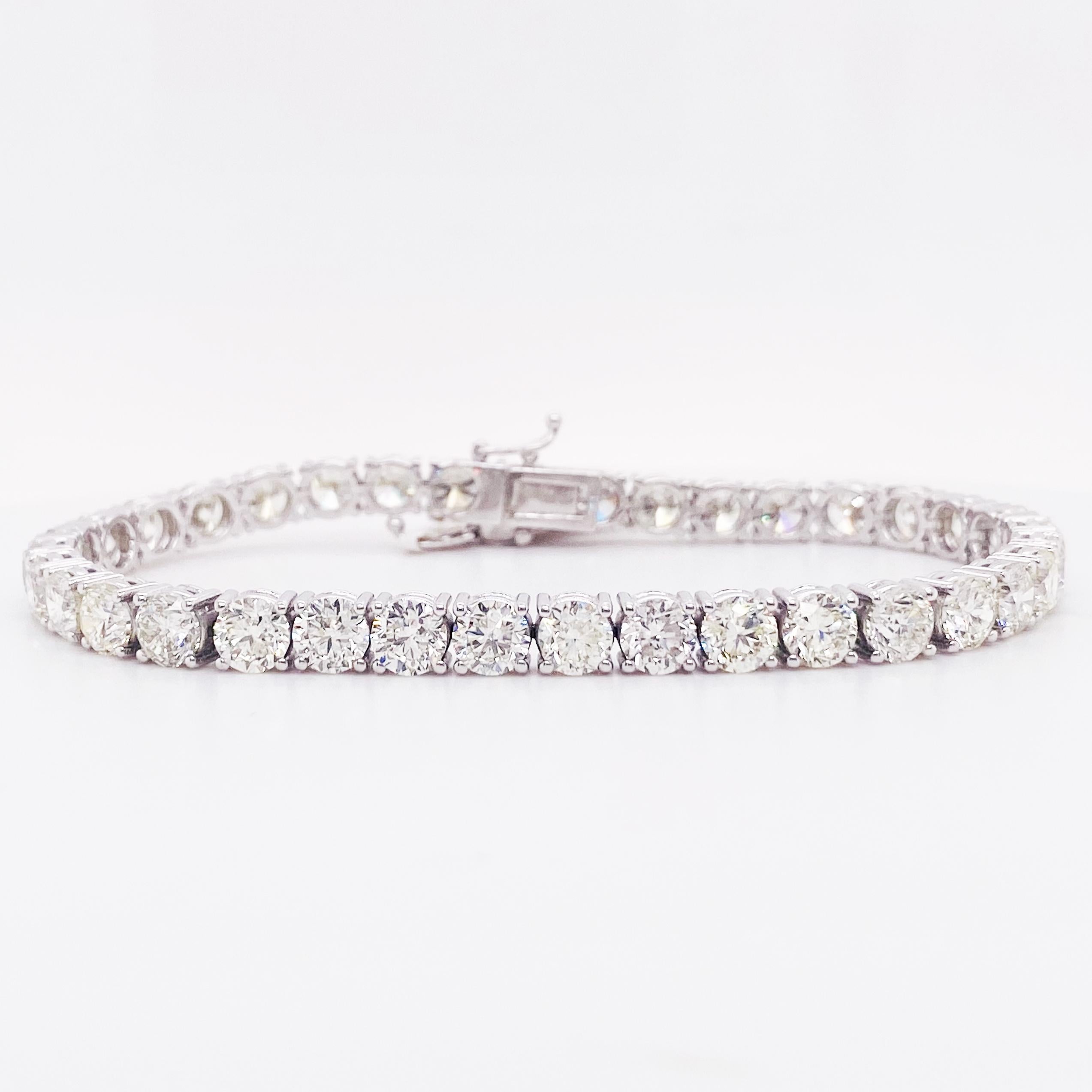 Taille ronde Bracelet tennis XL en or blanc 14 carats et diamants de 17,00 carats en vente