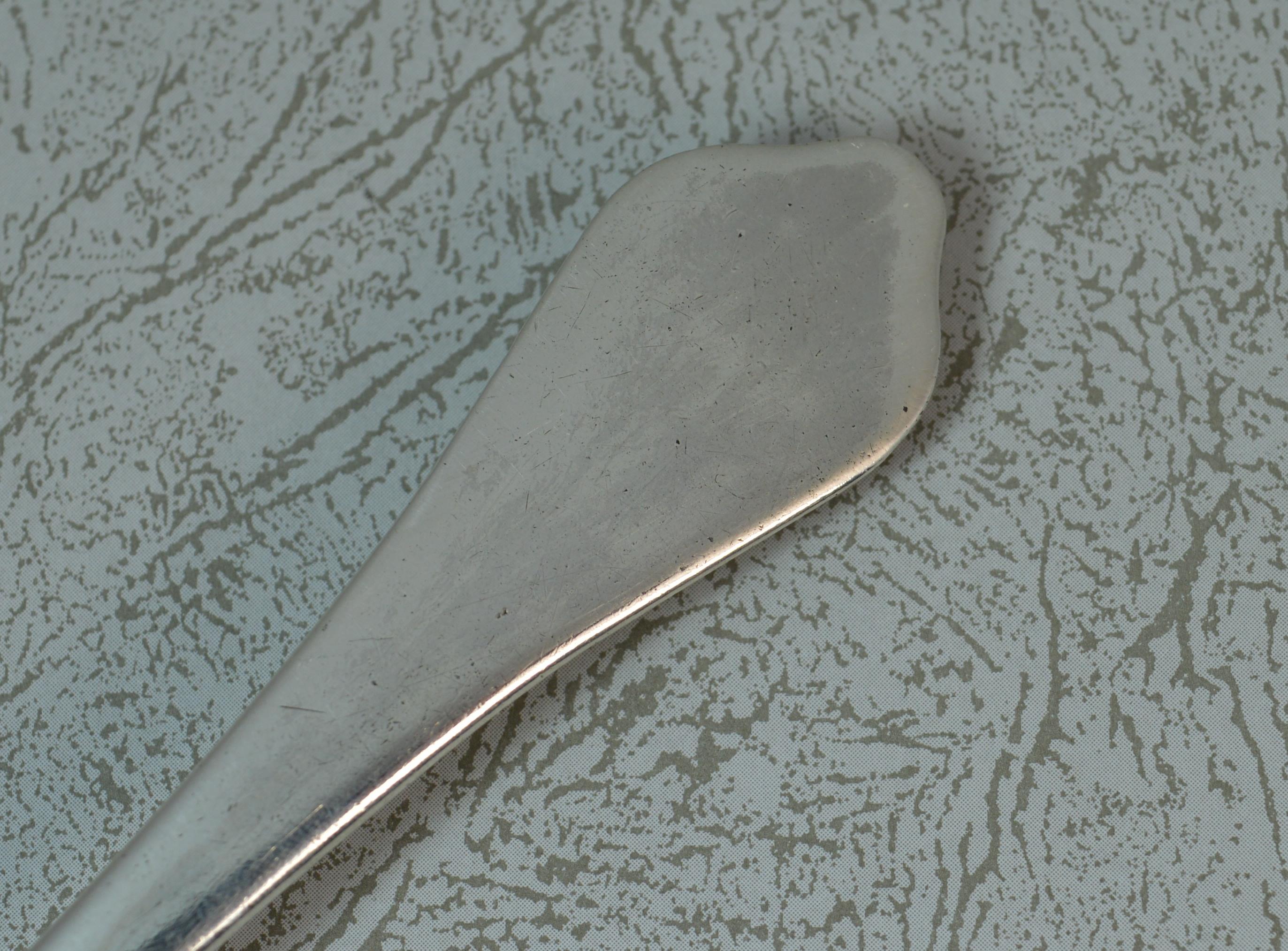 1700 English Silver Rat Tail Trefid Table Spoon For Sale 1