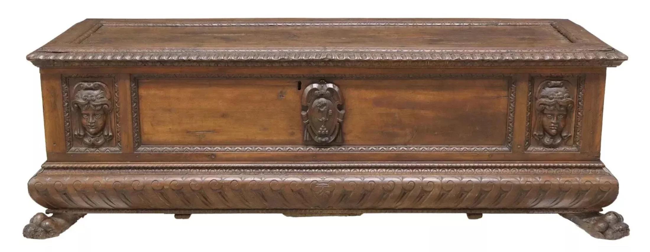 Splendida cassapanca antica del 1700, 18° secolo, in stile rinascimentale italiano, intagliata, in noce!

Antico cassone, cassa nuziale, forziere, grande, stile rinascimentale italiano, intagliato, noce 18° secolo,  1700s!!

Questo Cassone antico è