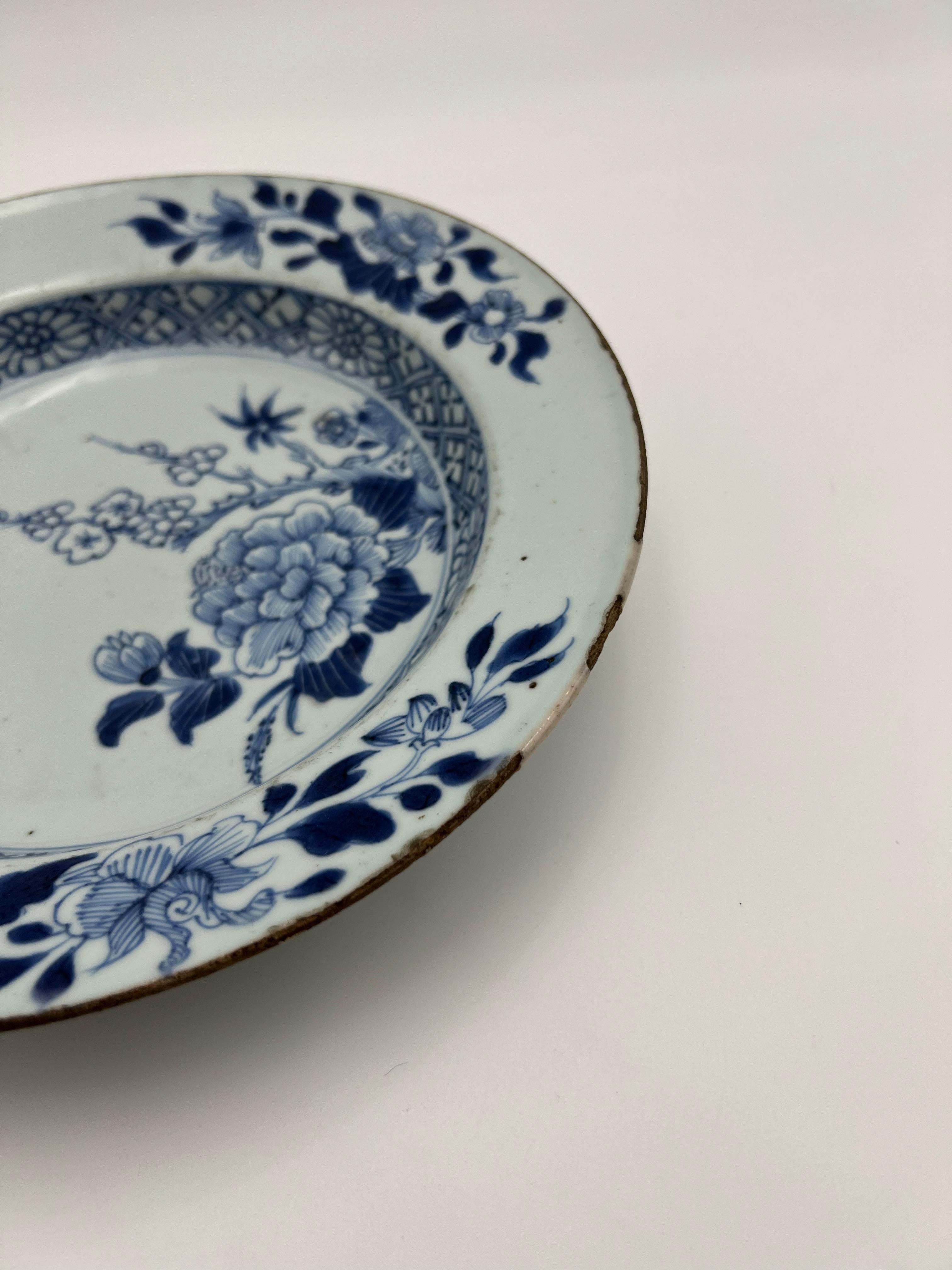 1700s Chinese Blue and White Porcelain Plate For Sale 4