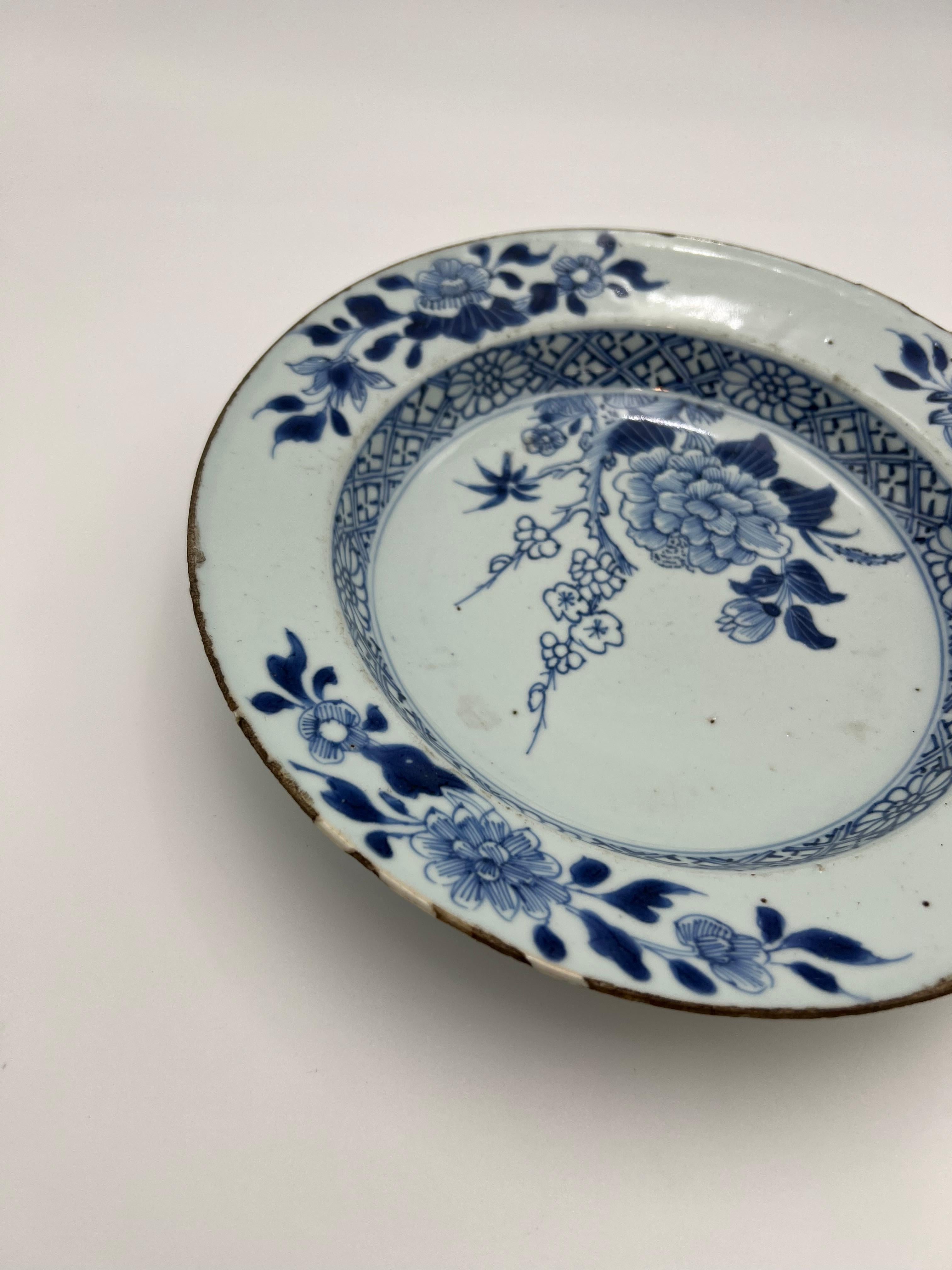 1700s Chinese Blue and White Porcelain Plate For Sale 5