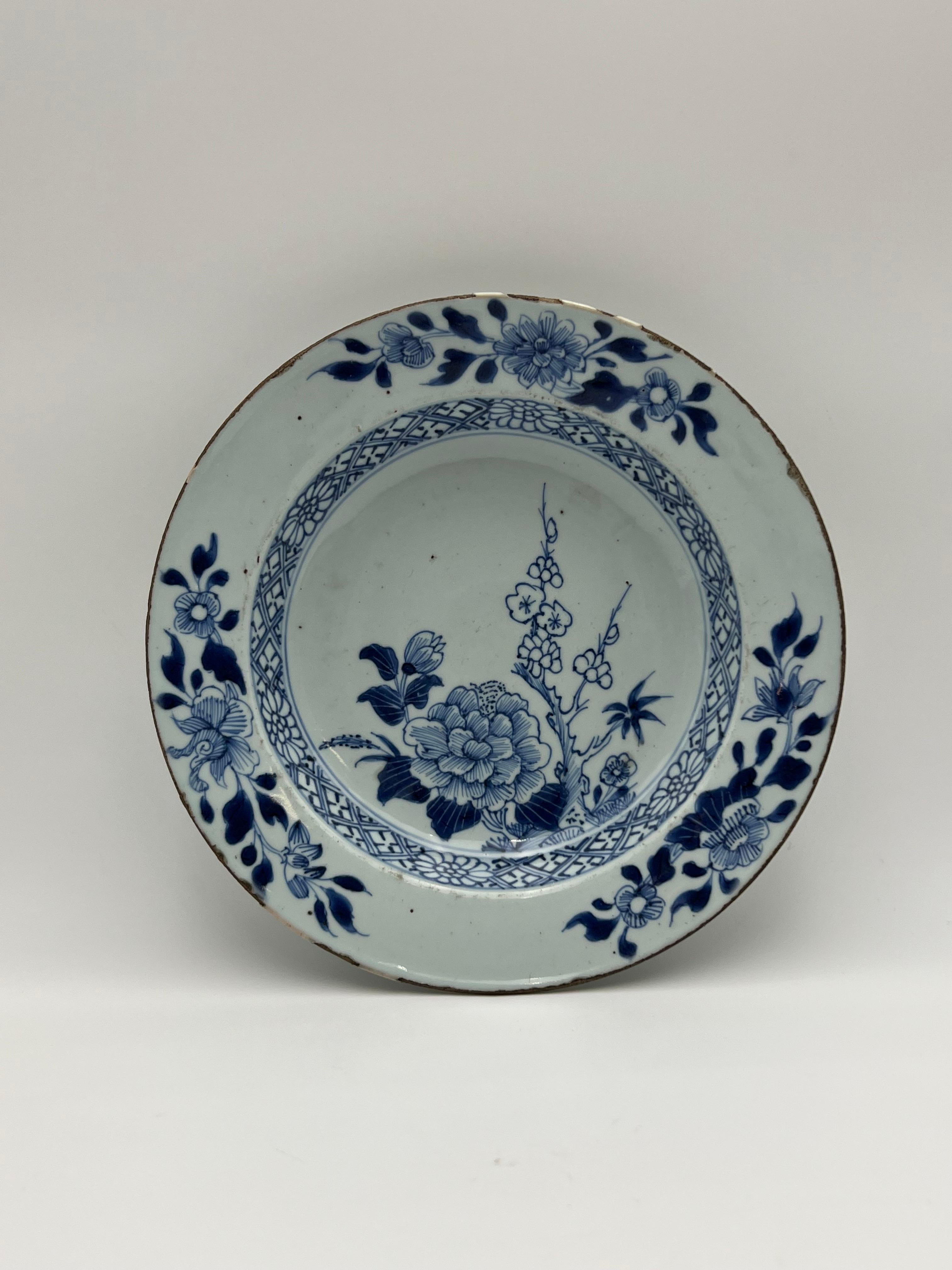 1700s Chinese Blue and White Porcelain Plate For Sale 9