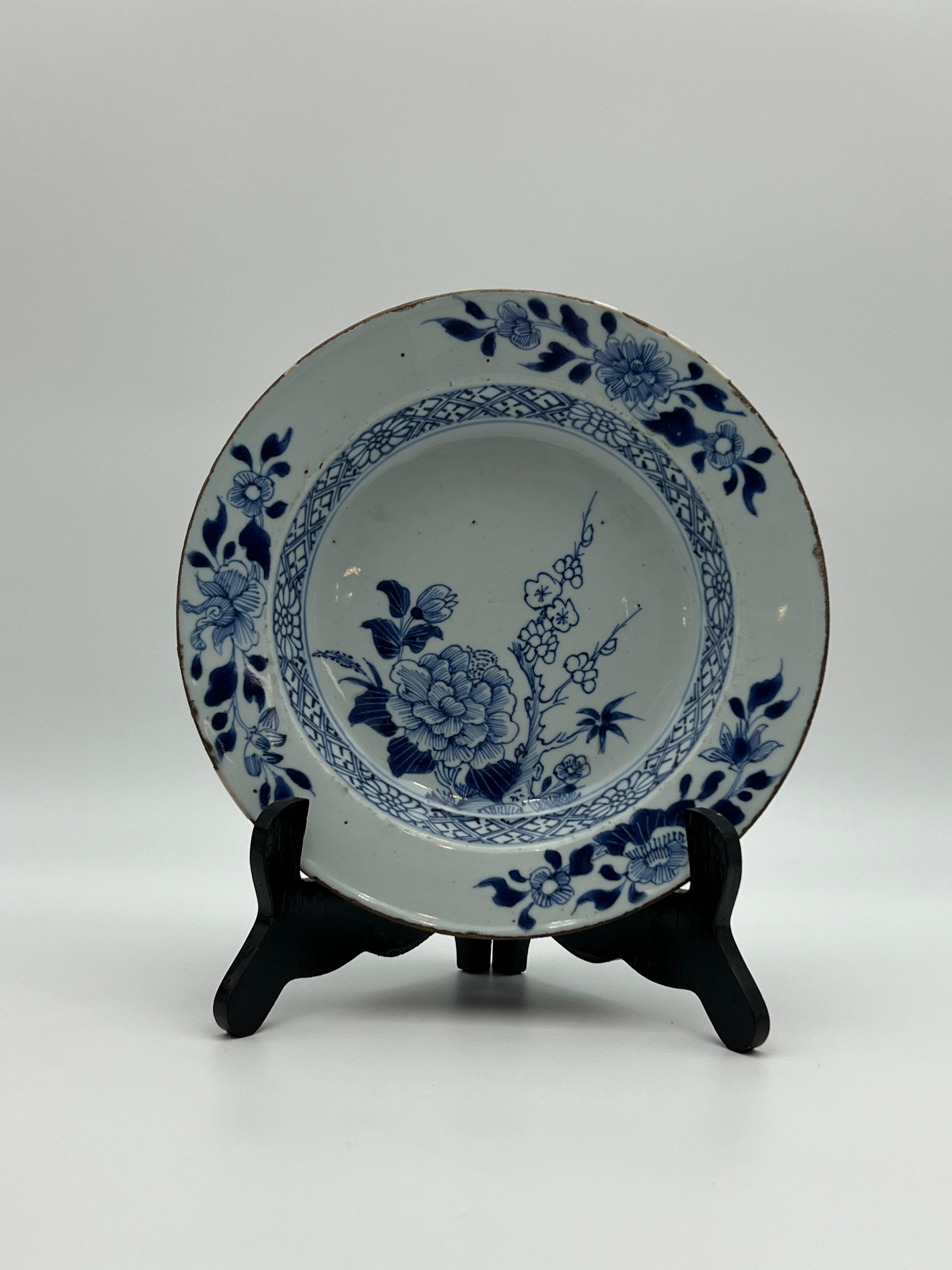 Chinese Export 1700s Chinese Blue and White Porcelain Plate For Sale