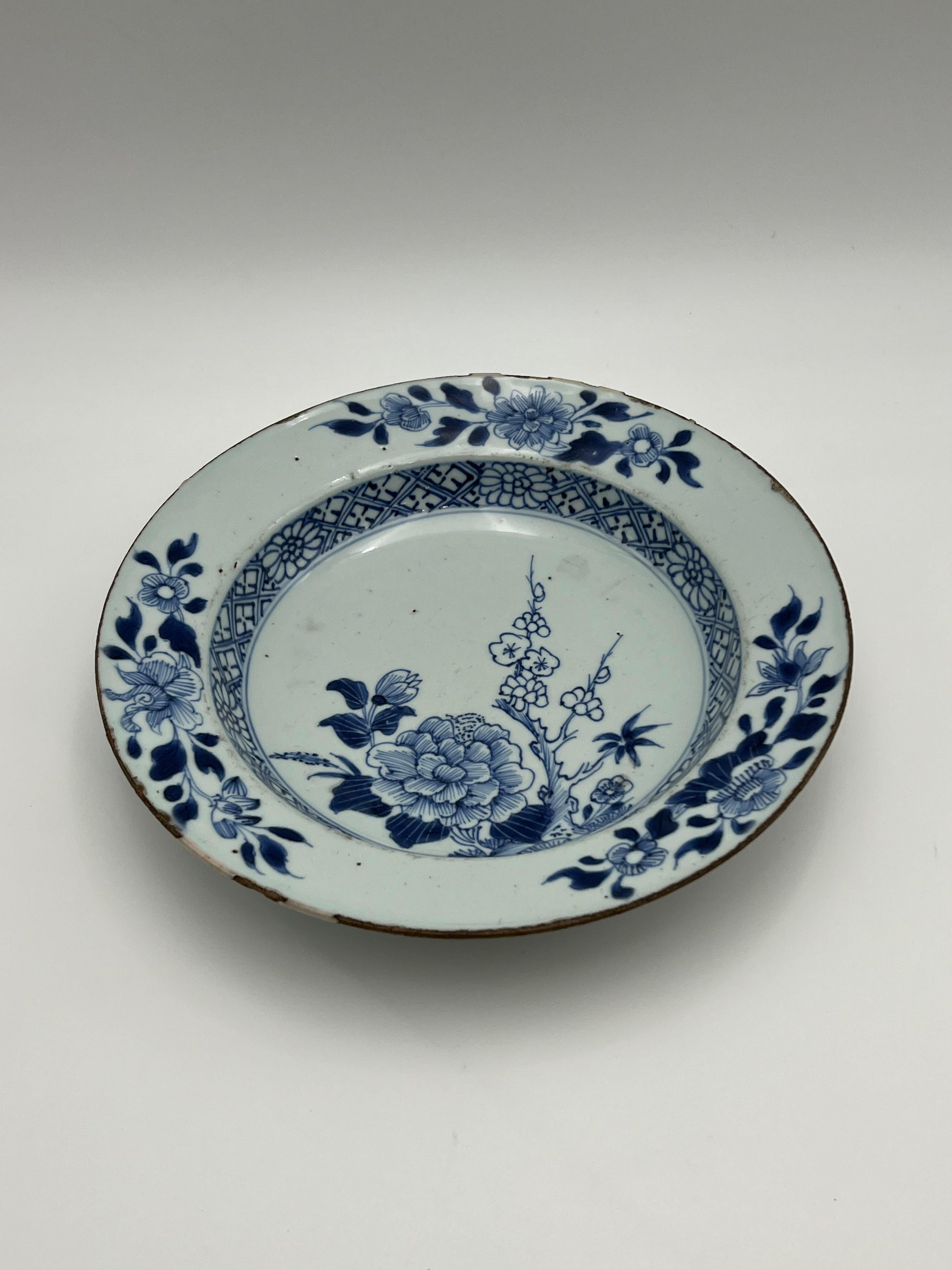 1700s Chinese Blue and White Porcelain Plate For Sale 2