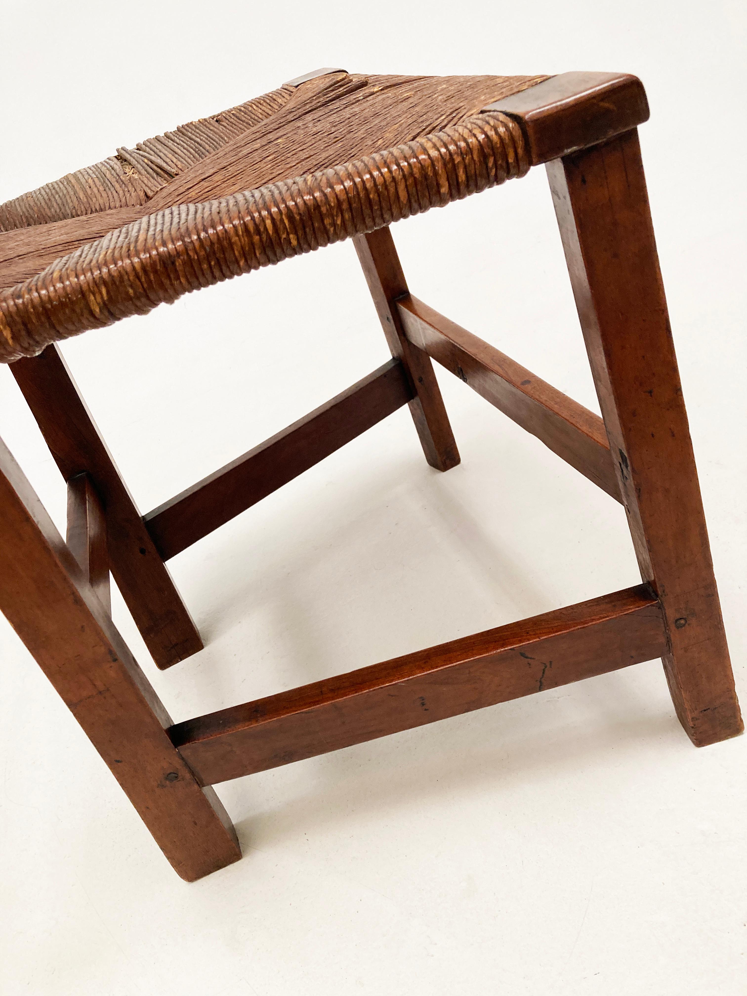 Paire de chaises d'appoint en érable à dossier rubané et échelle de style Chippendale des années 1700 en vente 8