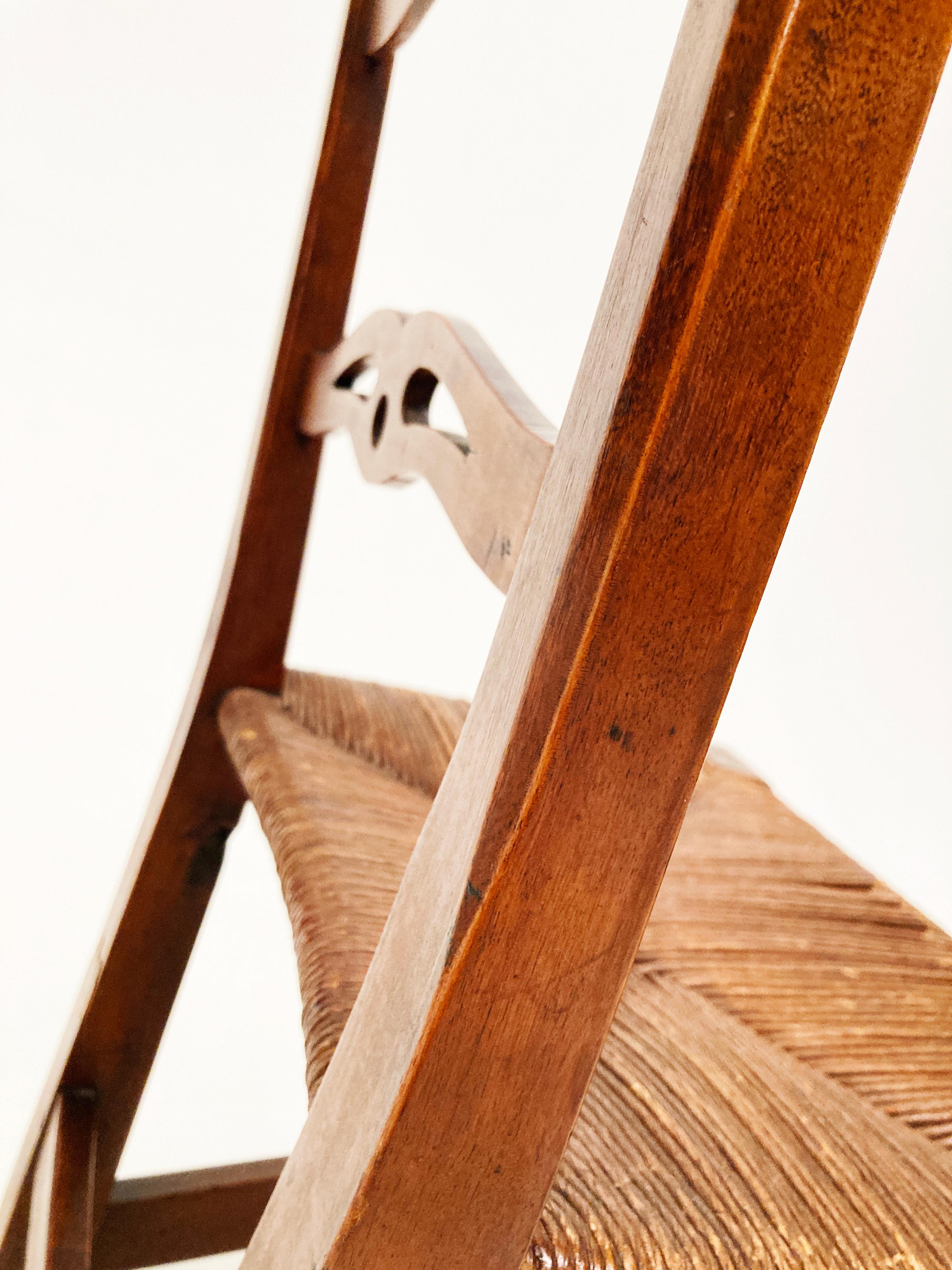 Paire de chaises d'appoint en érable à dossier rubané et échelle de style Chippendale des années 1700 en vente 3