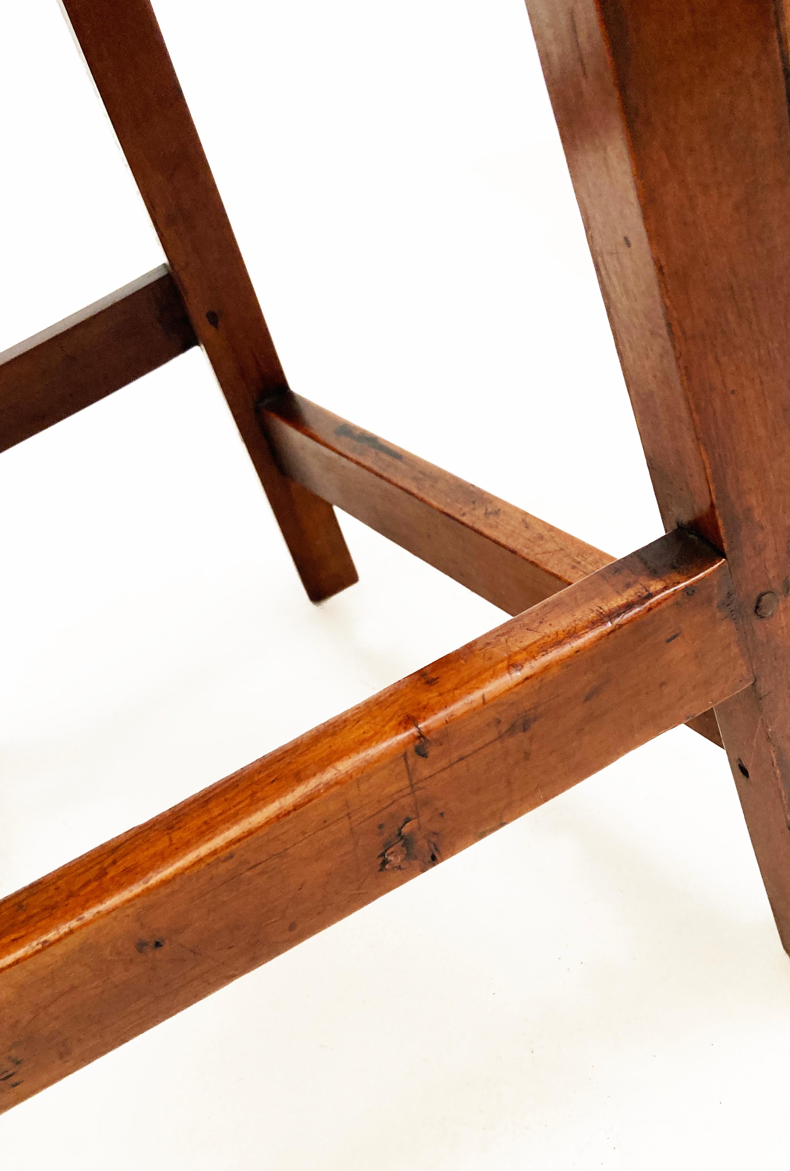 Paire de chaises d'appoint en érable à dossier rubané et échelle de style Chippendale des années 1700 en vente 10