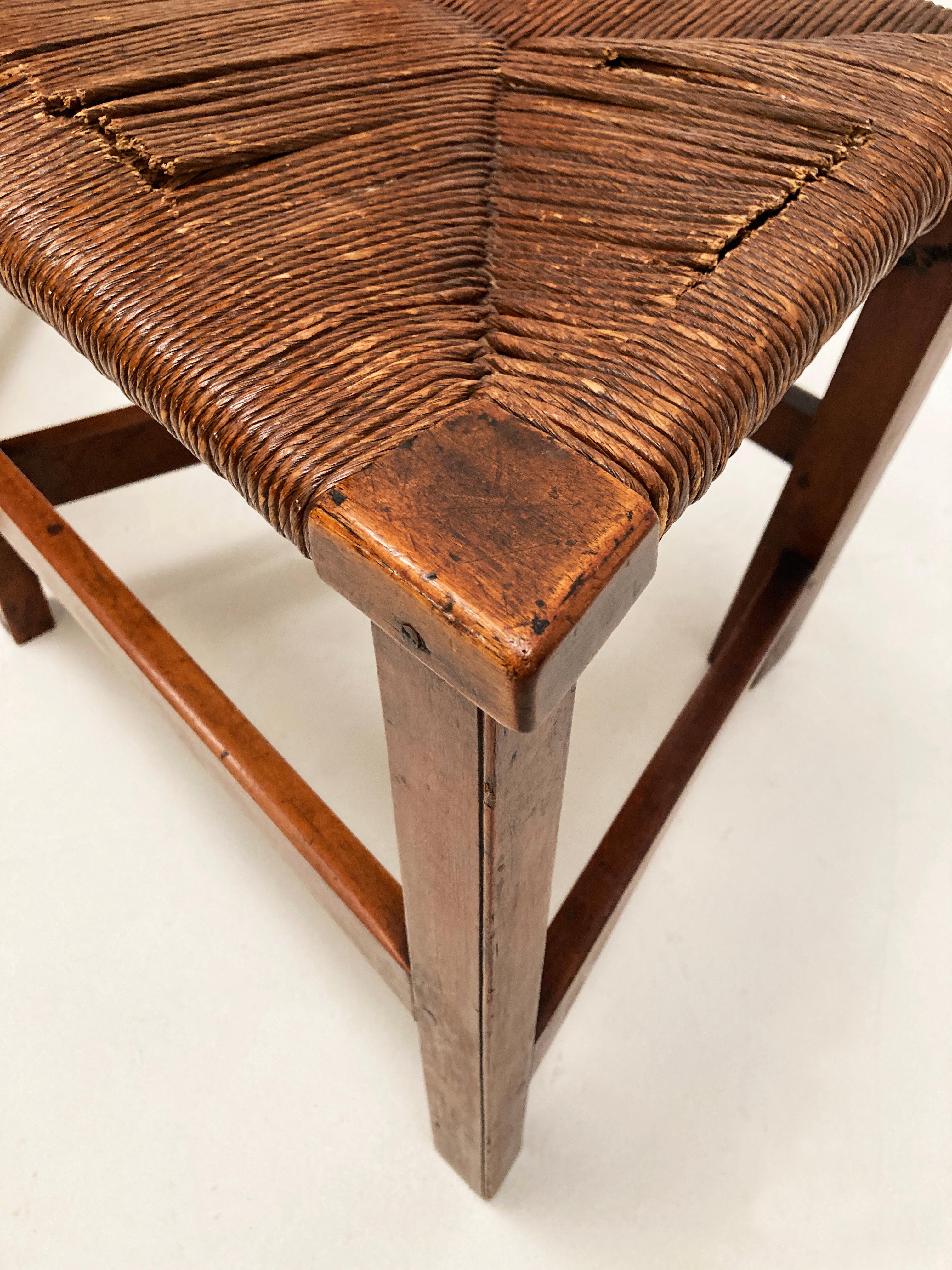 Paire de chaises d'appoint en érable à dossier rubané et échelle de style Chippendale des années 1700 en vente 5