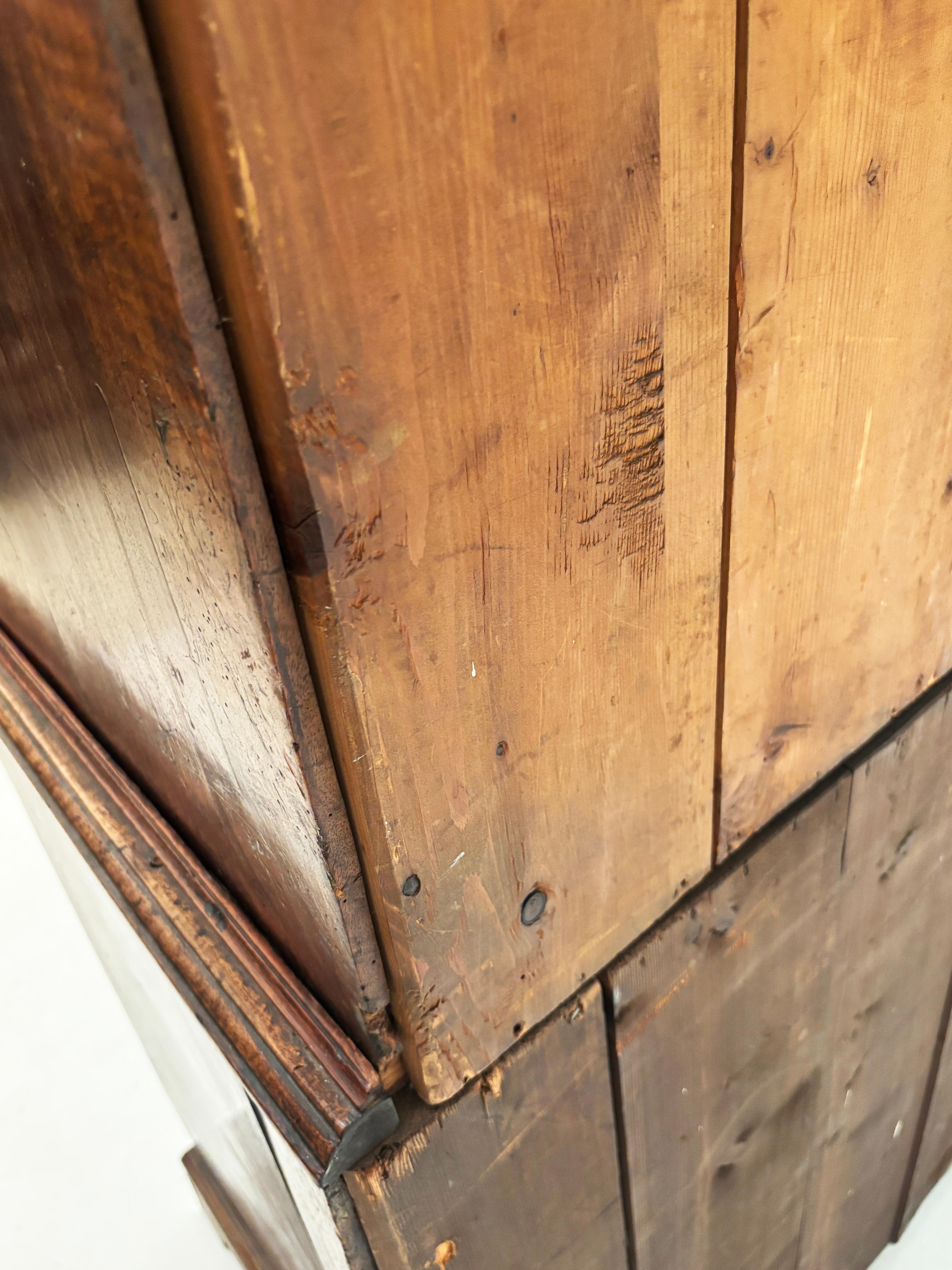 1700's English George II Walnut Chest of Drawers (2 pc.) For Sale 11