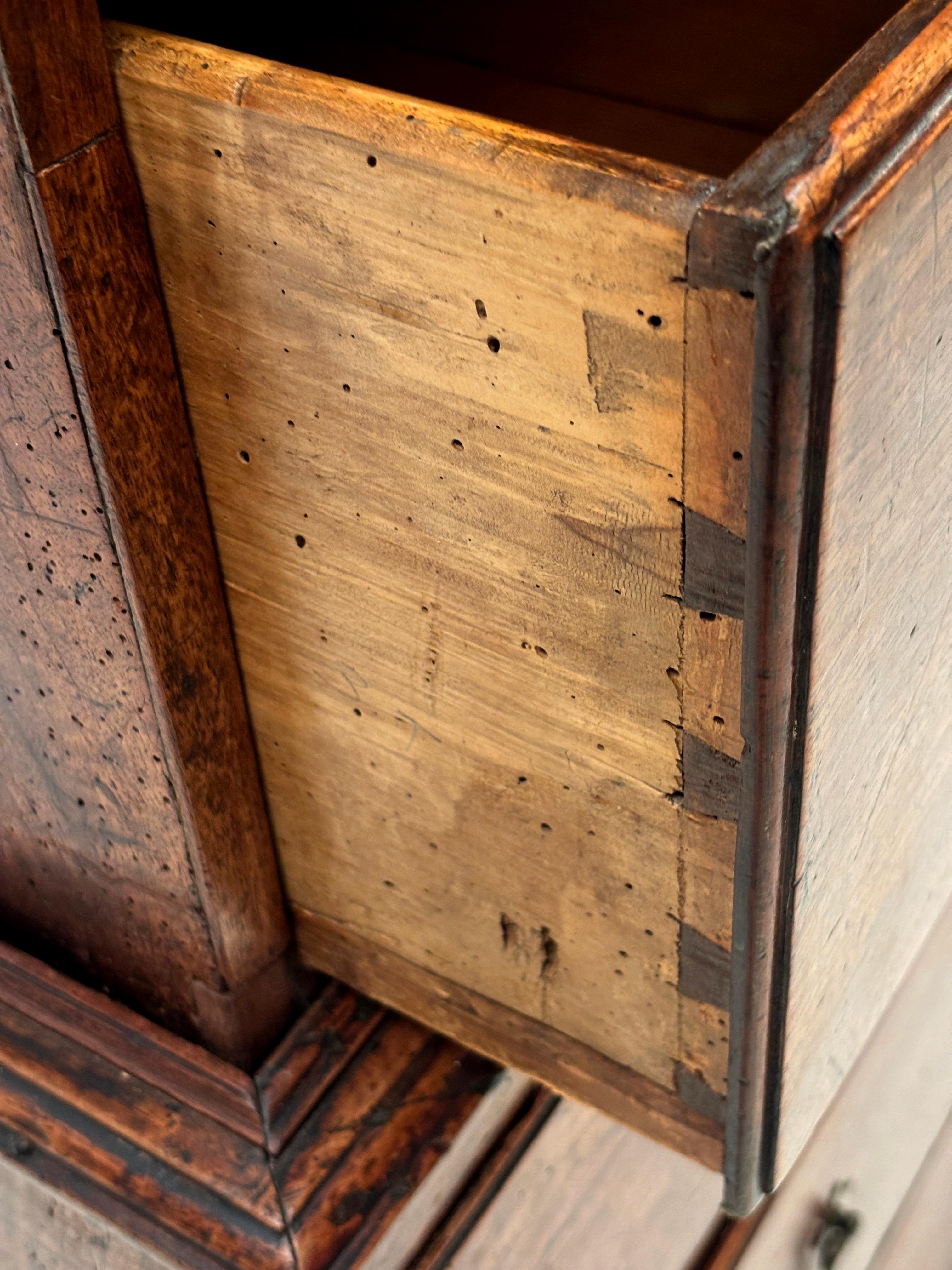 1700's English George II Walnut Chest of Drawers (2 pc.) For Sale 1