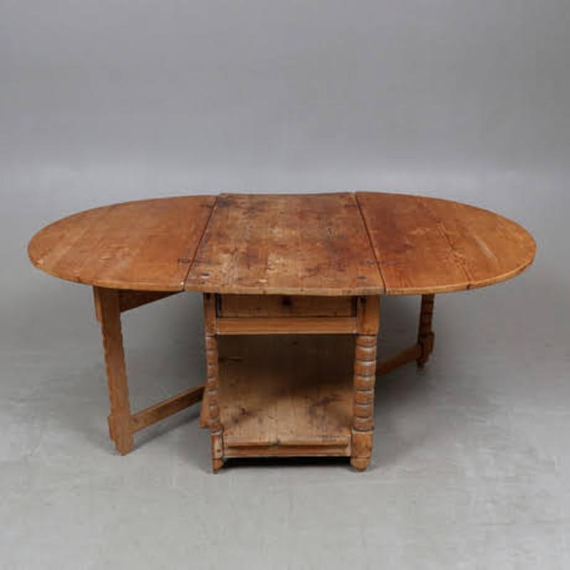 1700s Swedish Pine Gateleg Table For Sale at 1stDibs