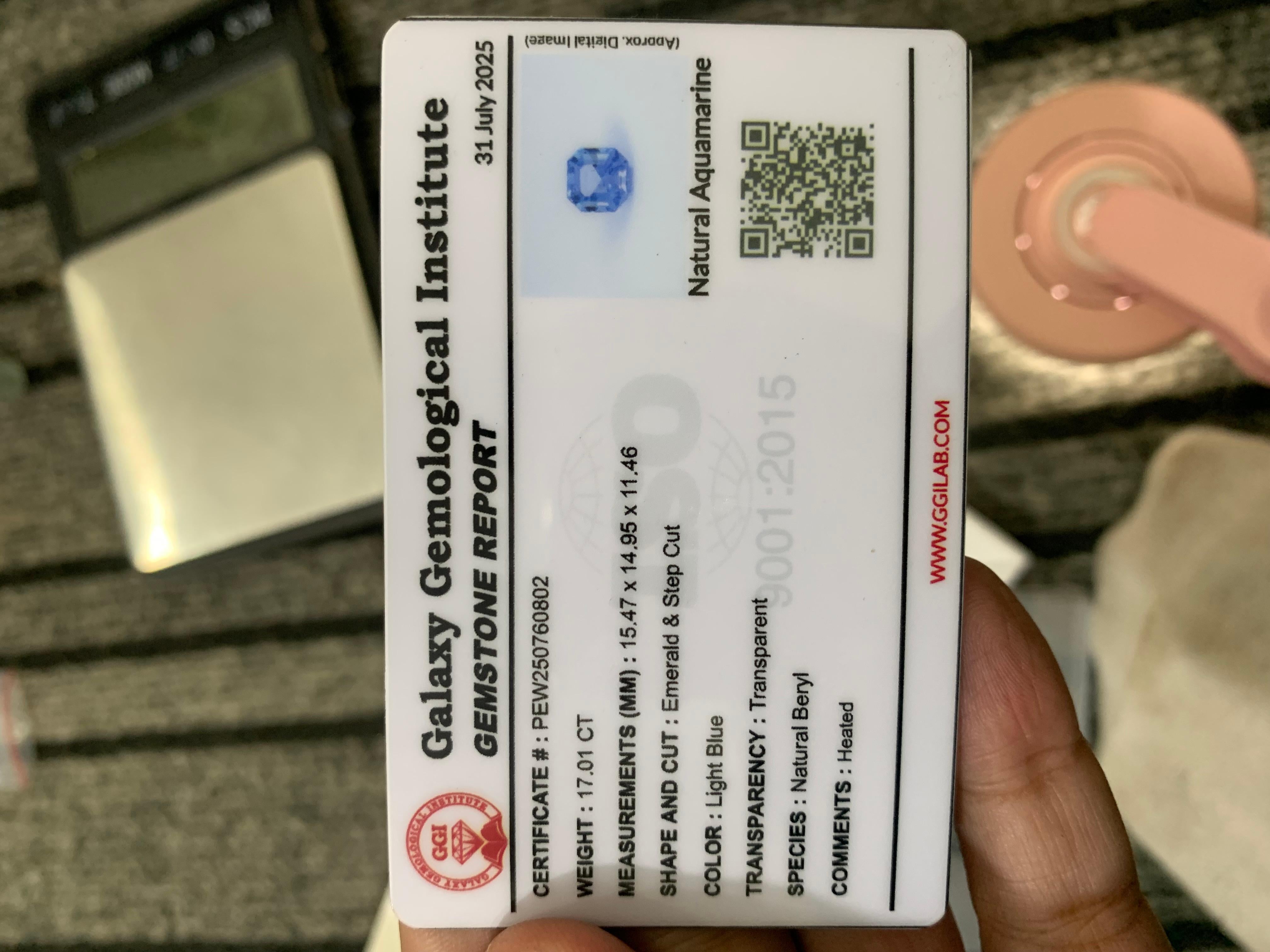 17.01 Carats Certified Natural Aquamarine Goshenite Gemstone Asscher Cut For Sale 7