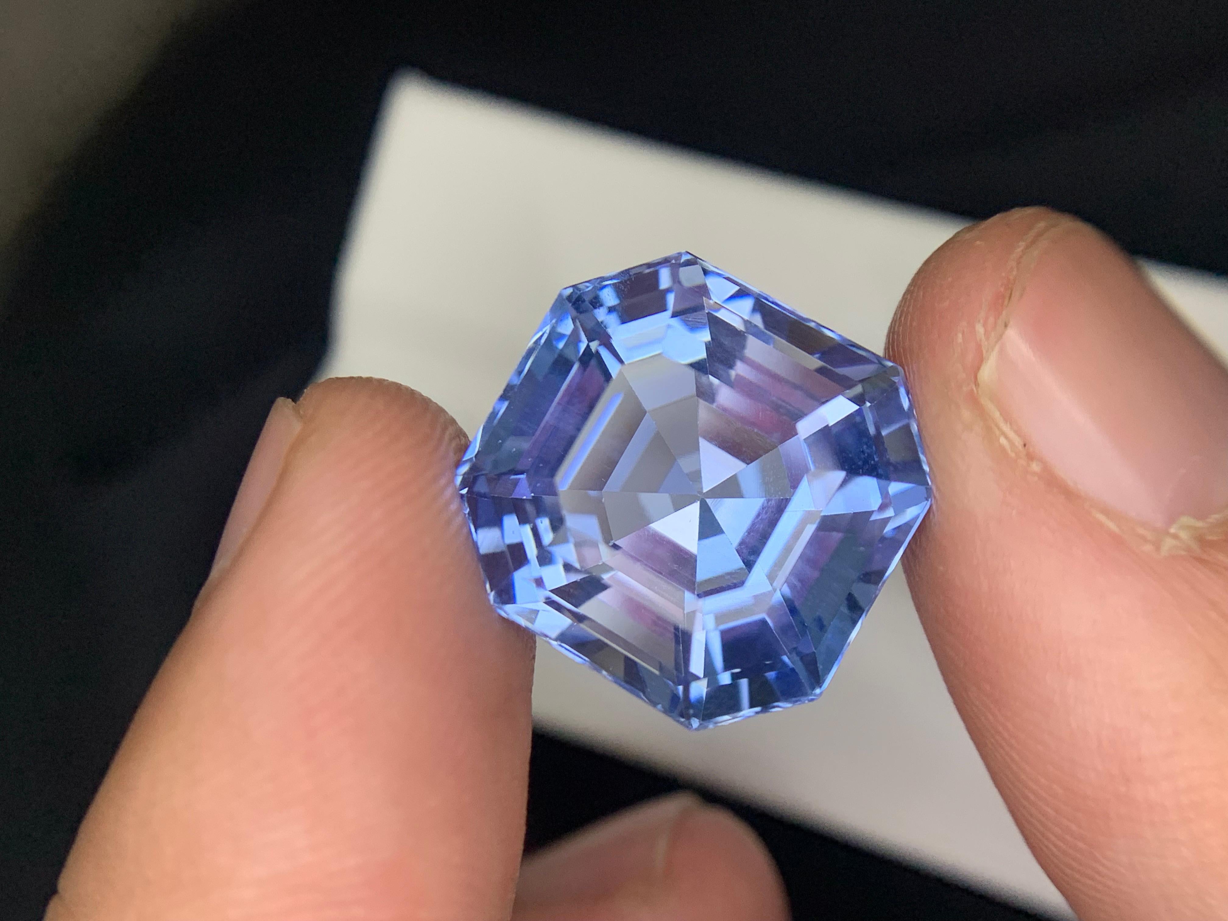 17.01 Carats Certified Natural Aquamarine Goshenite Gemstone Asscher Cut For Sale 4