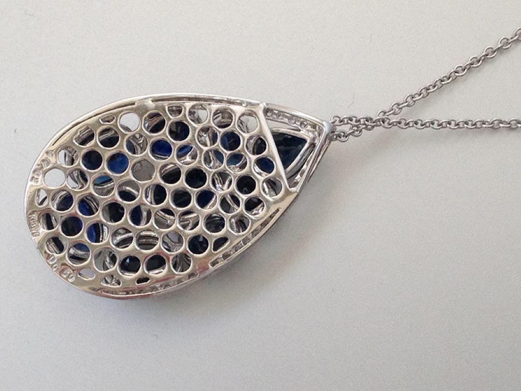 17.02 Carats Blue Sapphire Diamonds set in 14 & 18K White Gold Pendant In New Condition For Sale In Los Angeles, CA