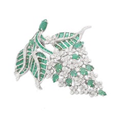 17,02 Karat Smaragd 2,51 Karat Diamant-Blumenbrosche, Geschenk aus 18 Karat massivem Weißgold