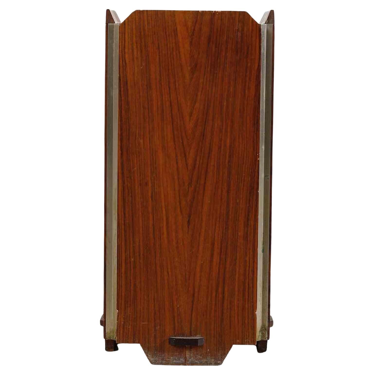 Paragüero 1703 de Ico Parisi para Sormani, Italia Años 70.

Dimensiones Cm 24,00 x 50,00 x 24,00.

Madera y metal Ref.

R. Lietti, Ico Parisi. Diseño. Catalogo ragionato 1936-1960, Silviana Editoriale, 2017, p. 608.

Buenas condiciones