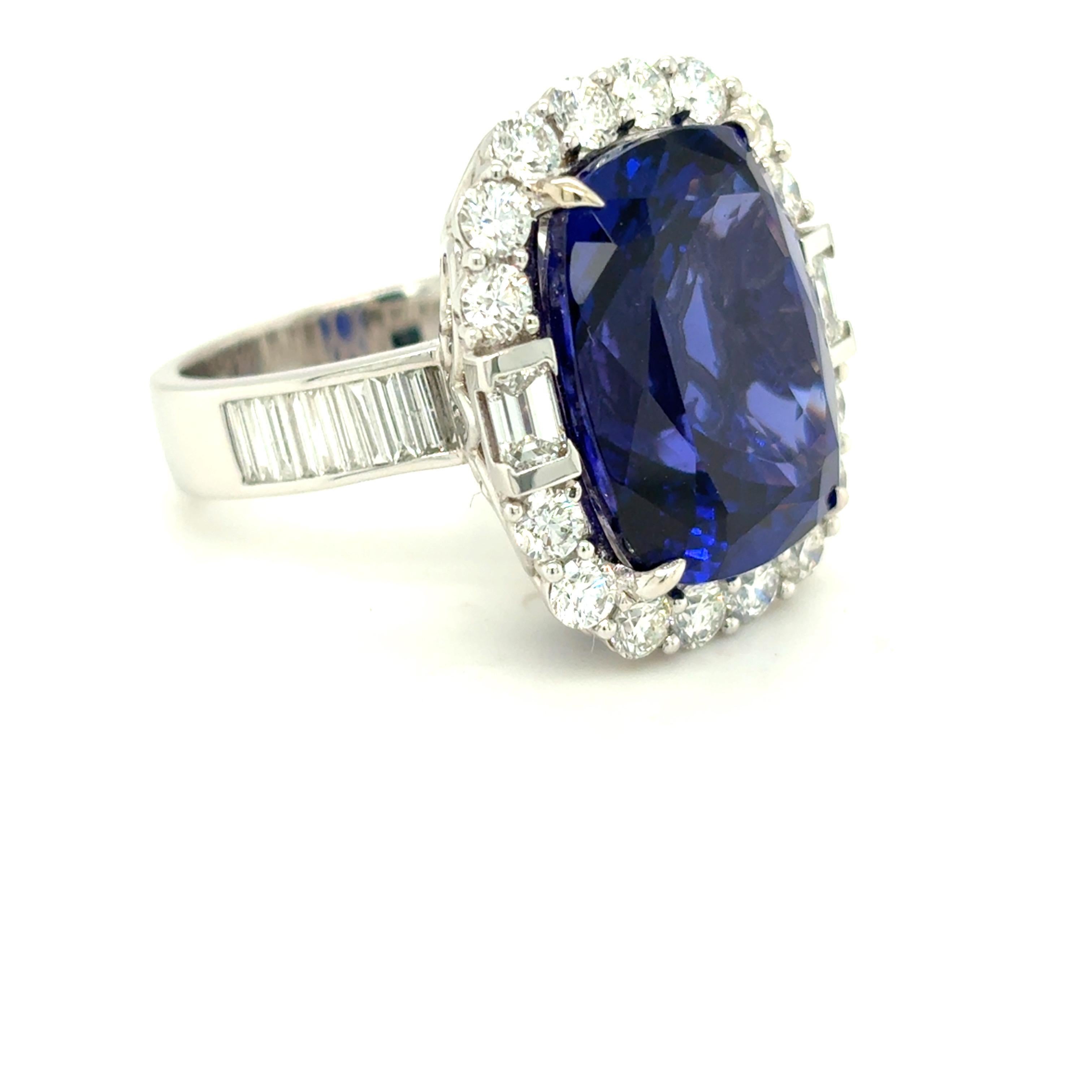 17,09 Karat Cushion Cut Tansanit Diamant Cocktail Ring im Zustand „Neu“ im Angebot in Trumbull, CT