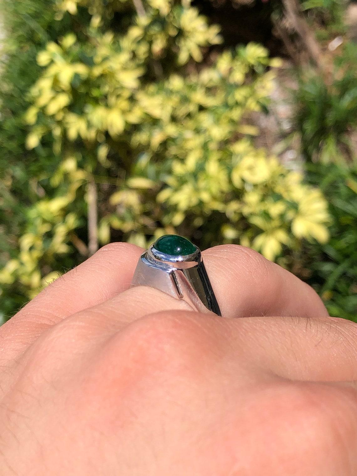 Modern 1.70ct 14K Colombian Emerald Oval Cut Cabochon Men's Solitaire Ring For Sale