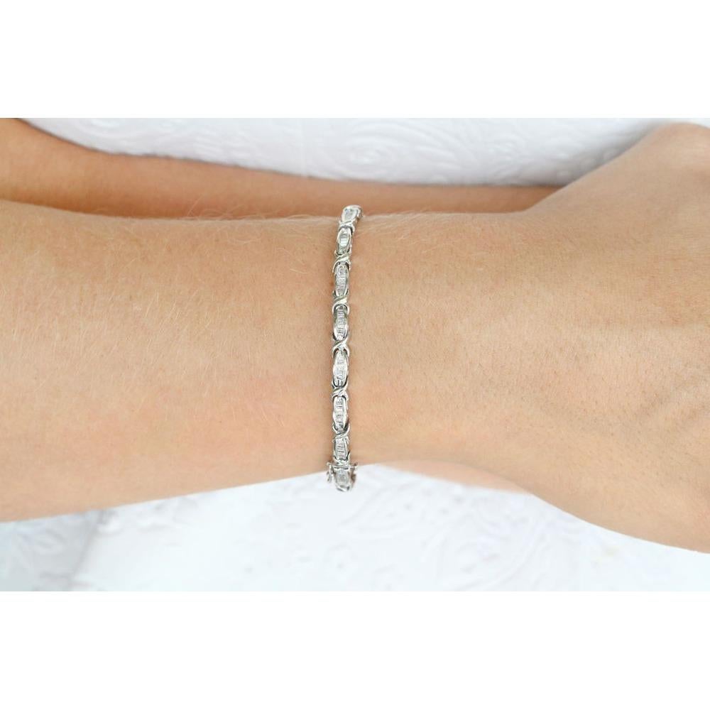 Modern 1.70ct Diamond & 14k White Gold Tennis Bracelet – Perfect Stackable Anniversary For Sale
