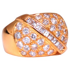 1.70ct Natural Diamonds Round & Baguette Dome Band 18kt gold 12419