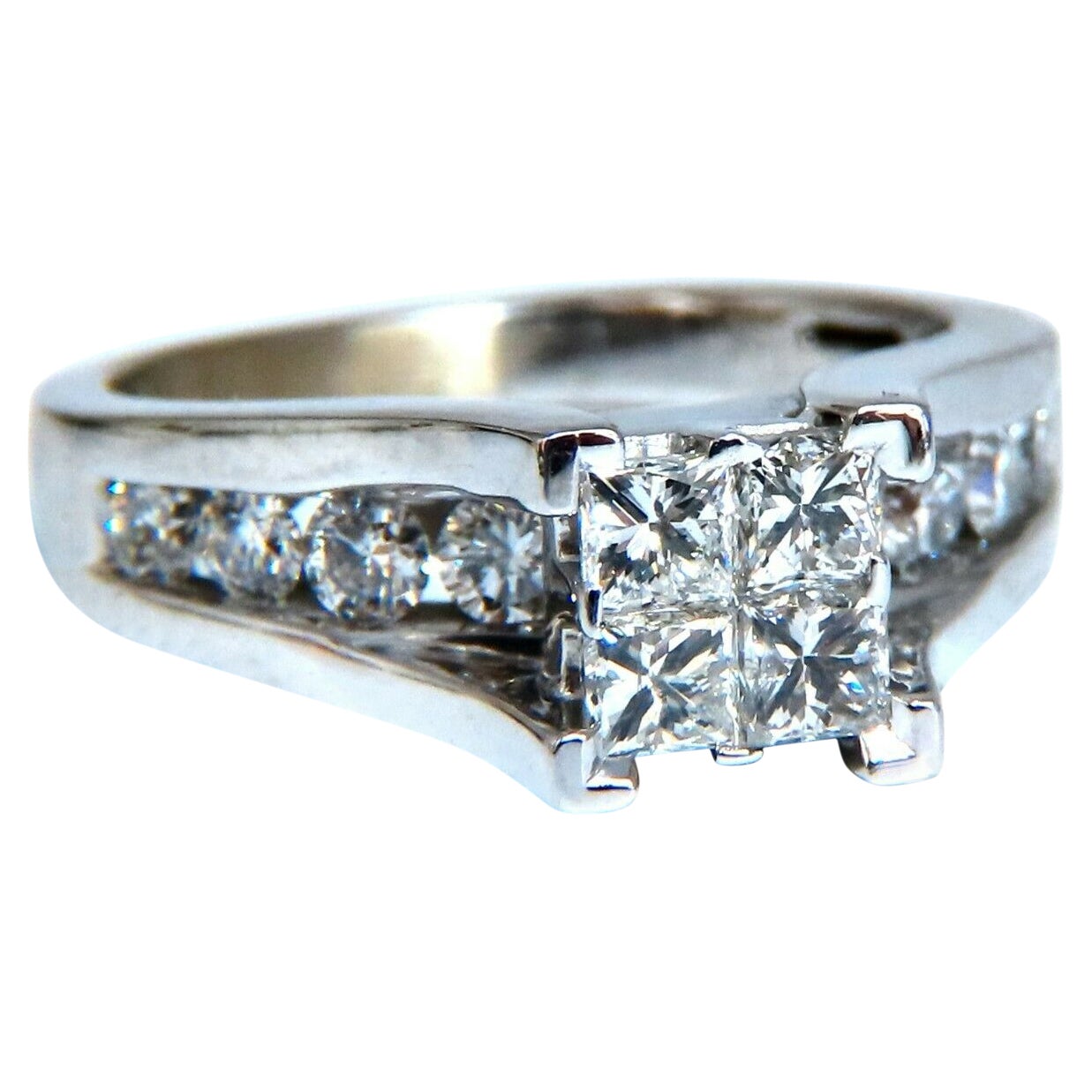 Bague de 1,70ct de diamants naturels de taille princesse et ronde 14kt. Solitaire Illusion