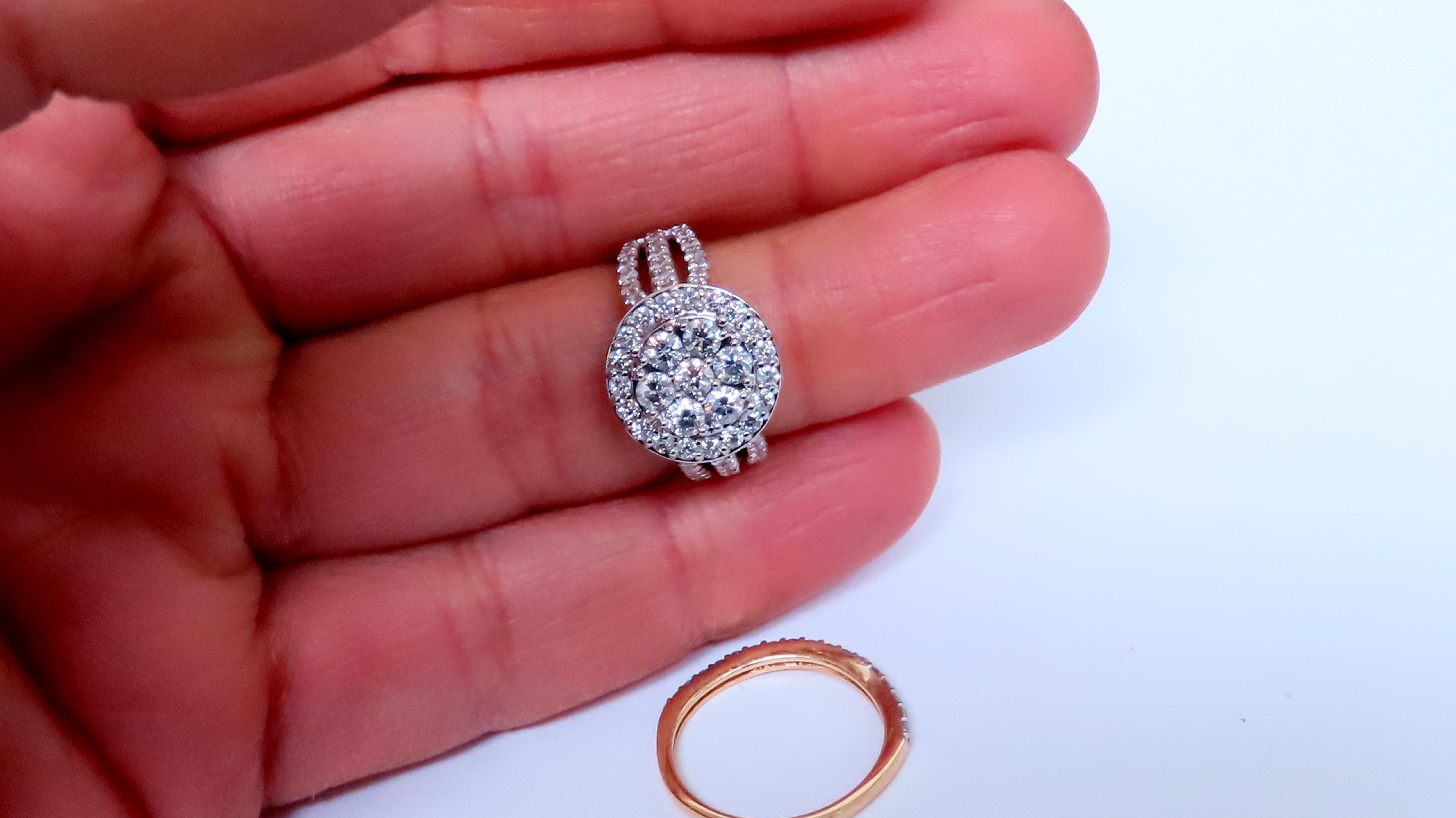 1.70ct Natural Round Diamonds Cluster Ring & Matching Band 14kt 12635 In New Condition For Sale In New York, NY