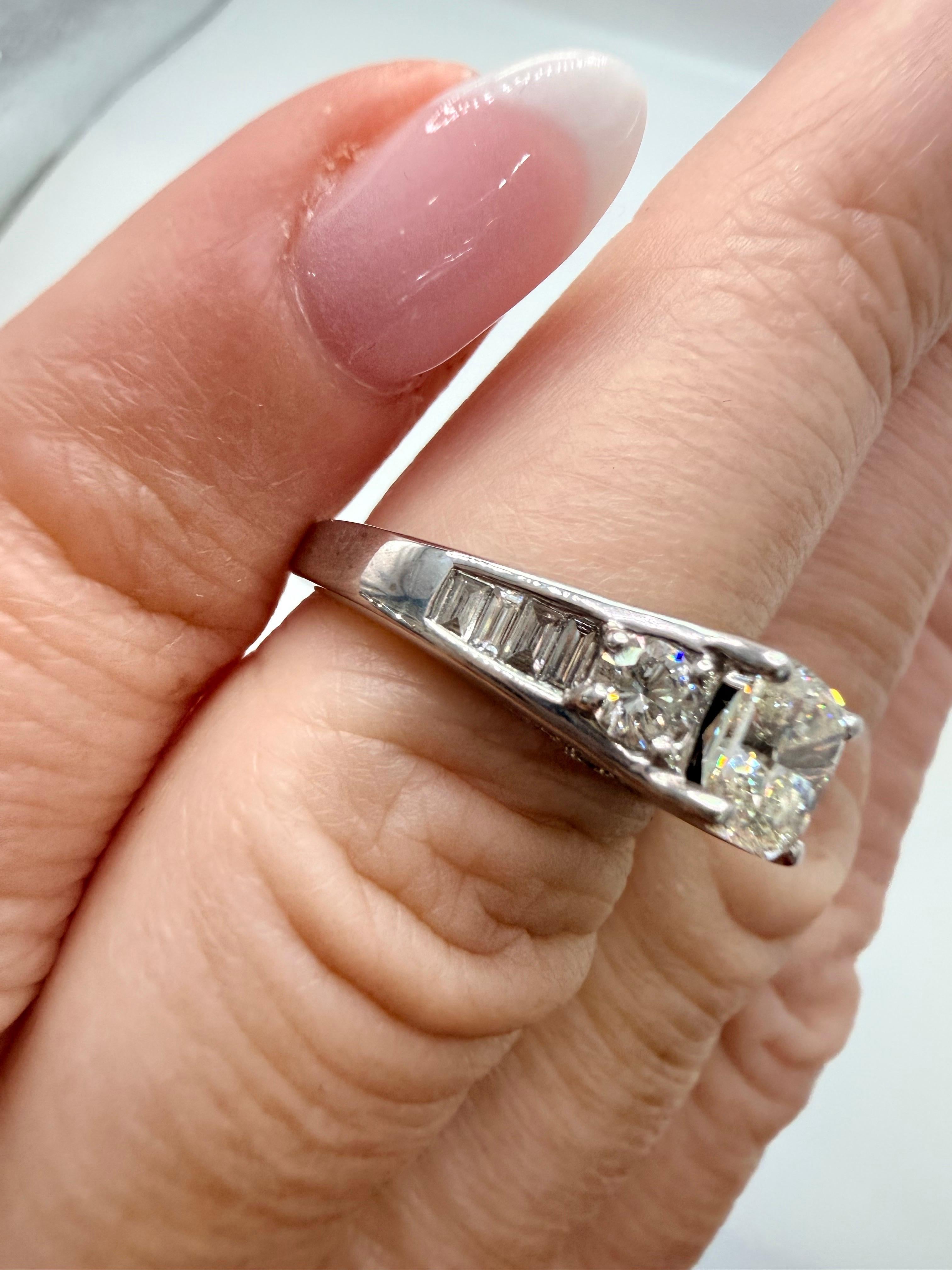1.70ct Bague de fiançailles en diamant carré Bague moderne en or 18KT en vente 2
