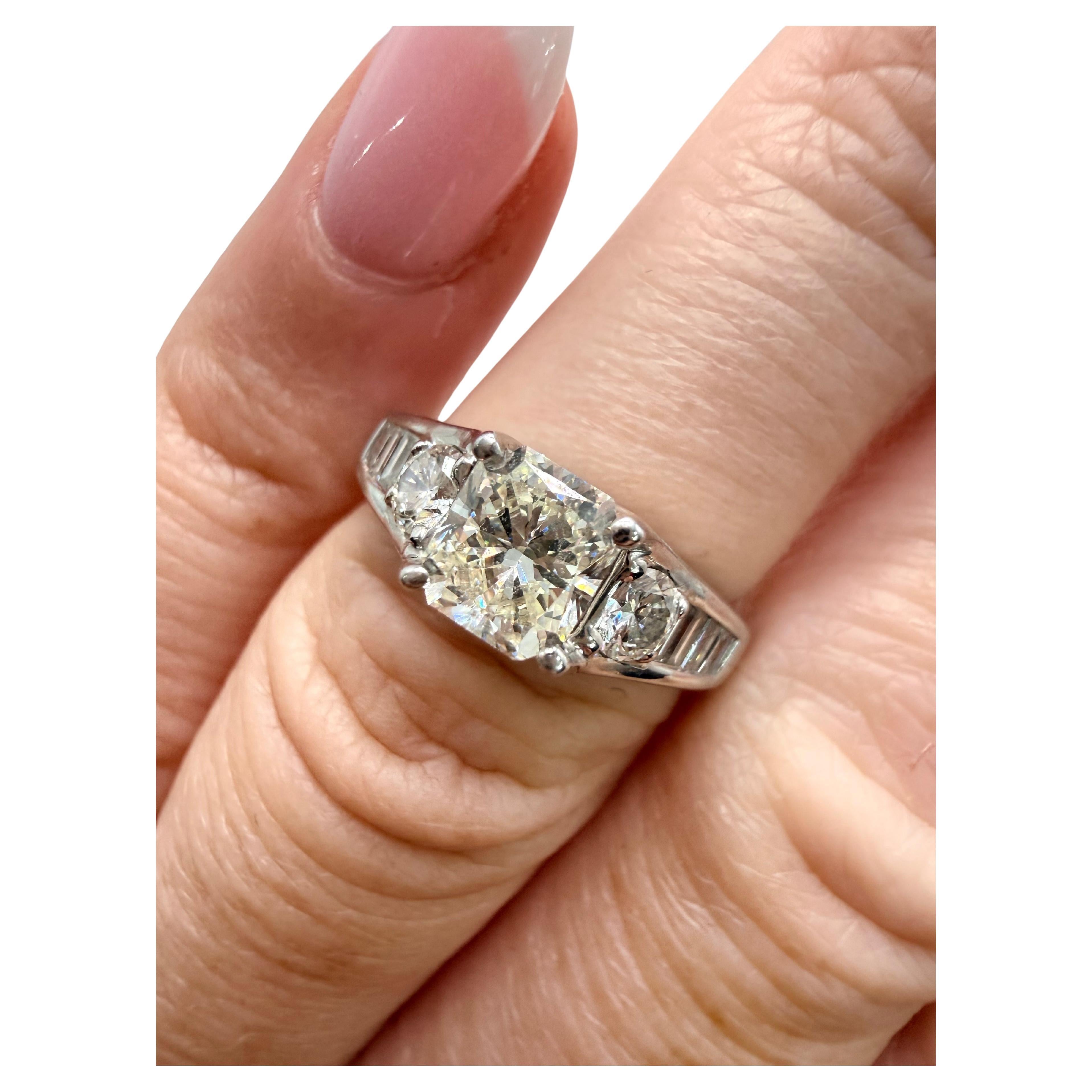 1.70ct Bague de fiançailles en diamant carré Bague moderne en or 18KT