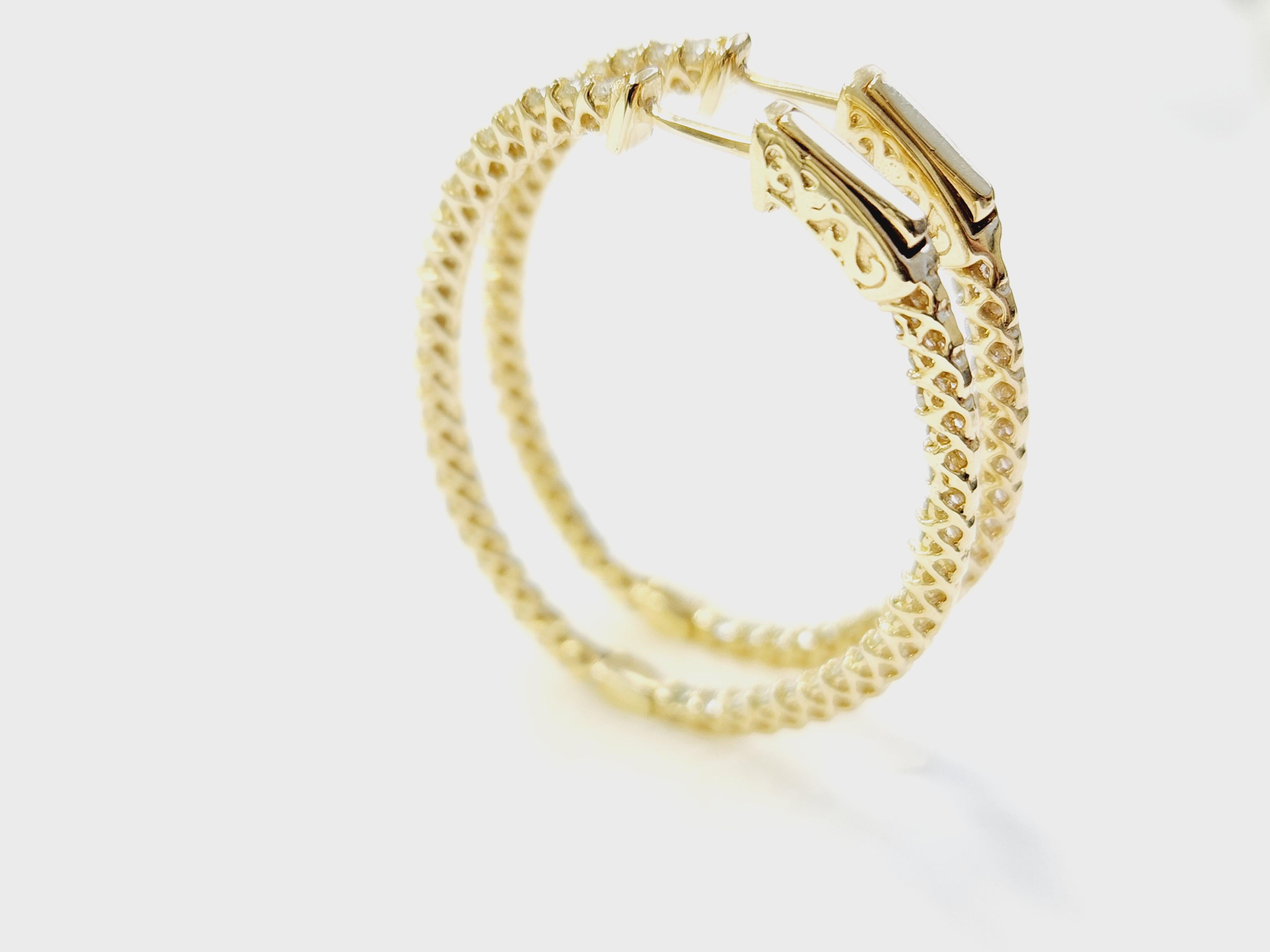 Round Cut 1.71 Carat Diamond Hoops Earrings 14 Karat Yellow Gold For Sale