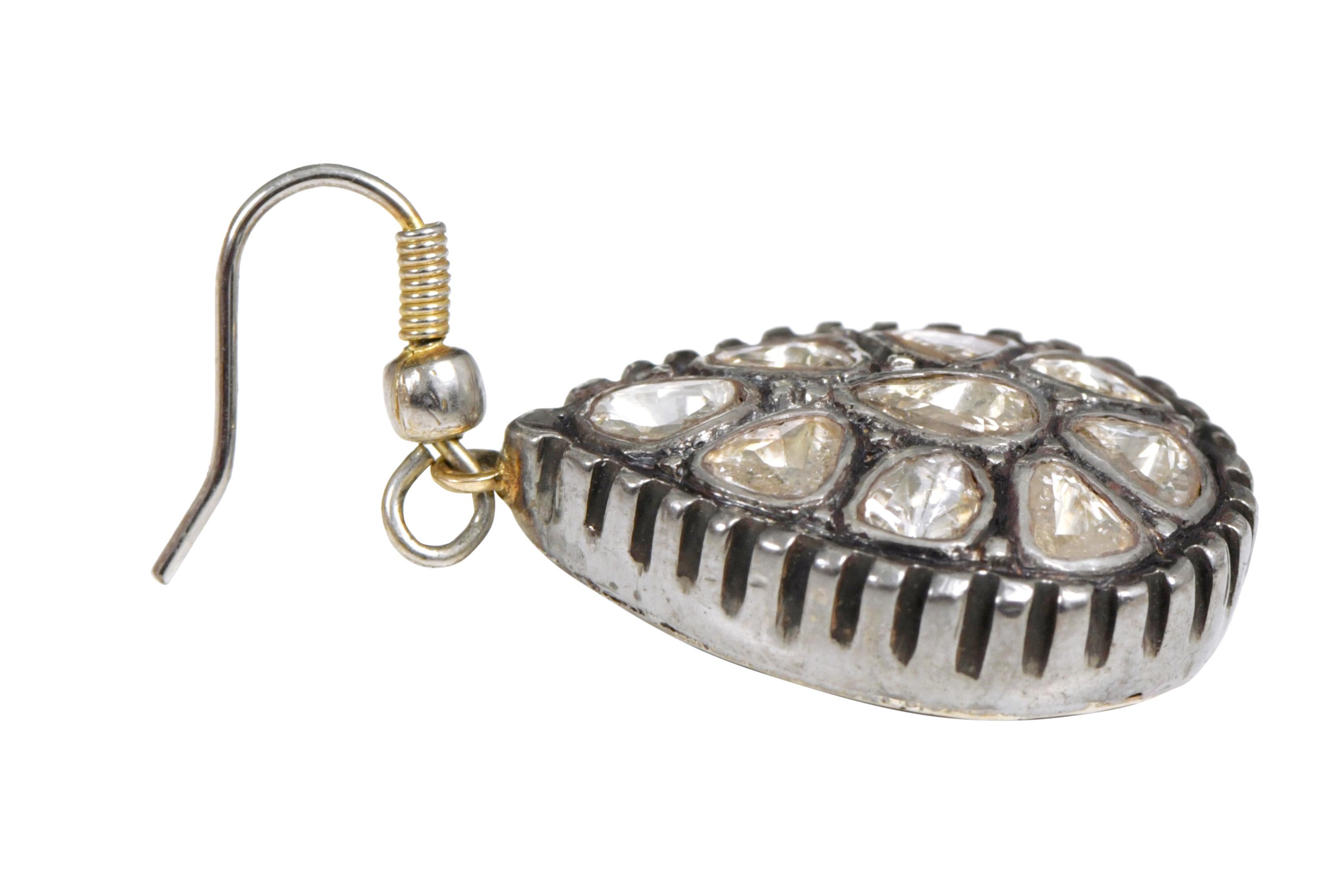 1.71 Carat Diamond Teardrop Earrings in Art-Deco Style For Sale 1
