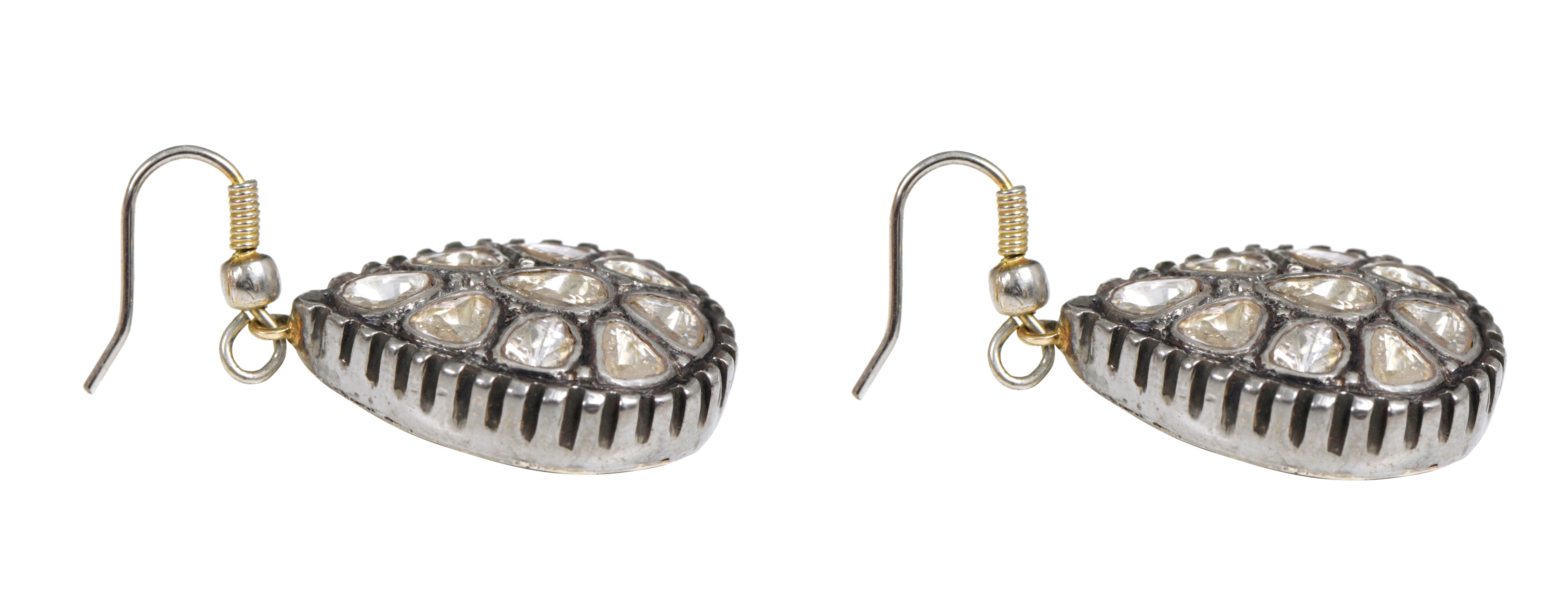1.71 Carat Diamond Teardrop Earrings in Art-Deco Style For Sale 2