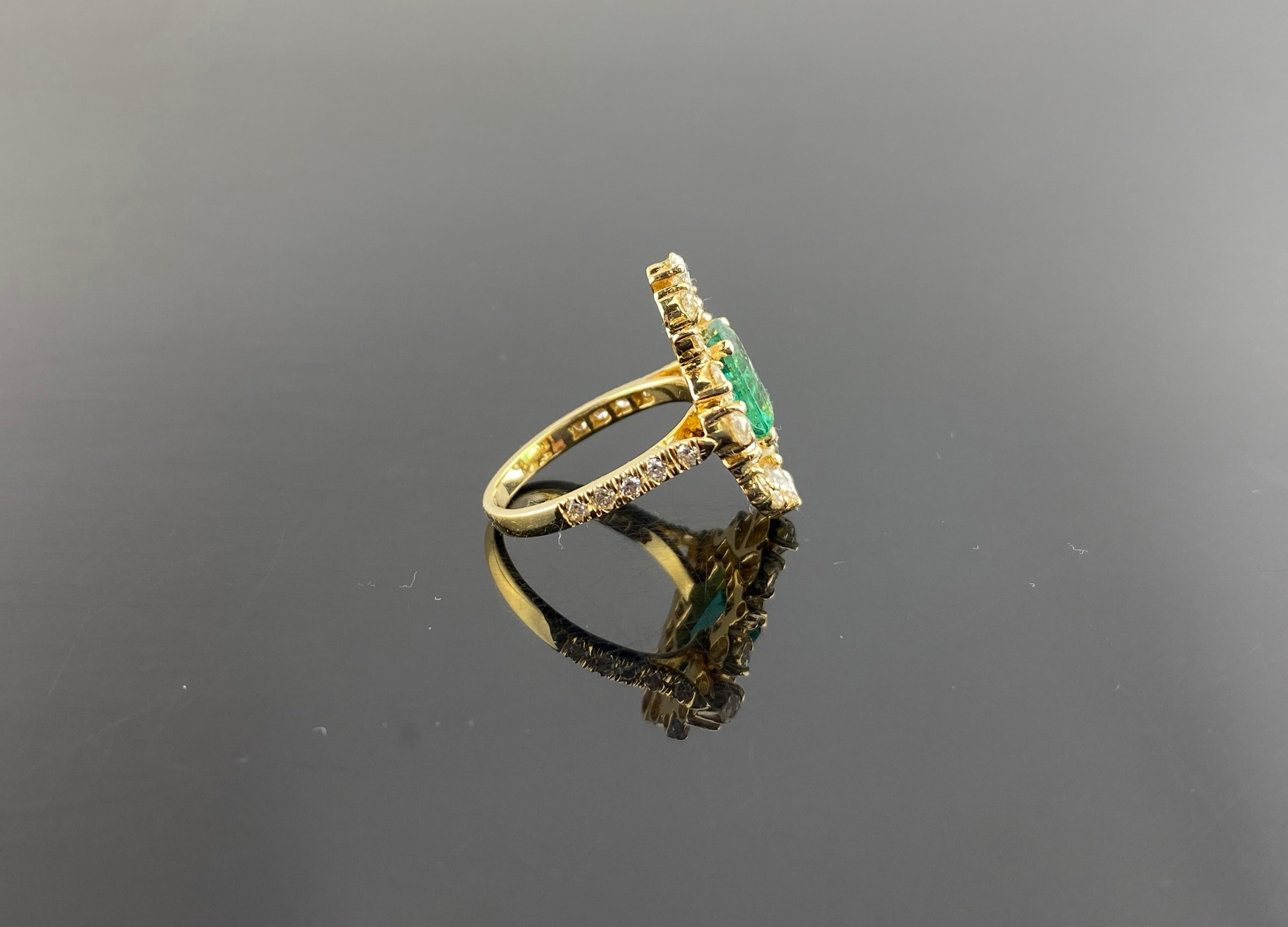 Art Deco 1.71 Carat Emerald and Diamond 18K Yellow Gold Engagement Ring For Sale