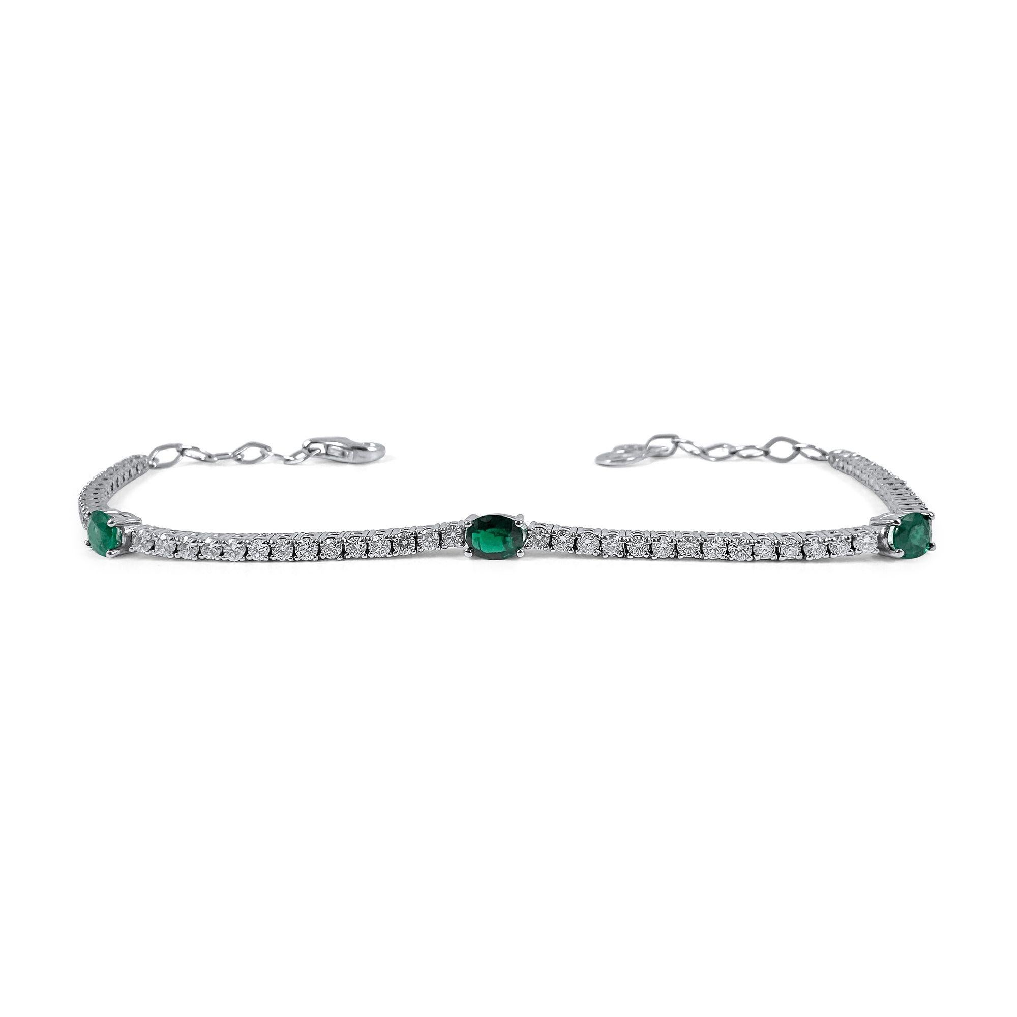 Bracciale regolabile con smeraldo e diamante da 1,71 carati in oro bianco 14K in vendita 3