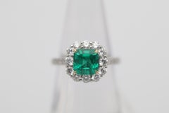1.71 Carat Extra-Fine Colombian Emerald Diamond Platinum Ring, GIA Certified