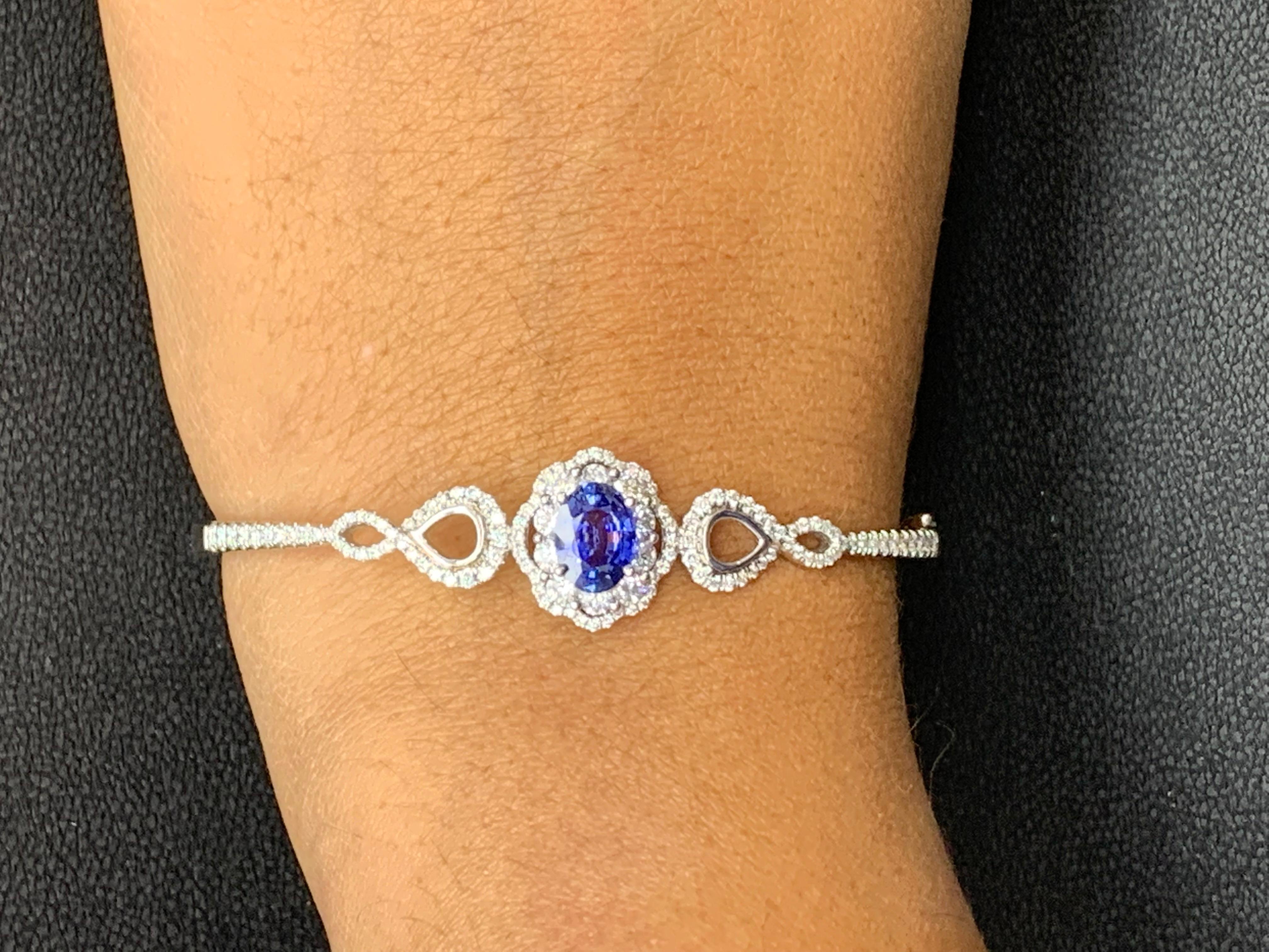 1.71 Carat Oval cut  Sapphire and Diamond Bangle Bracelet in 18K White Gold For Sale 1