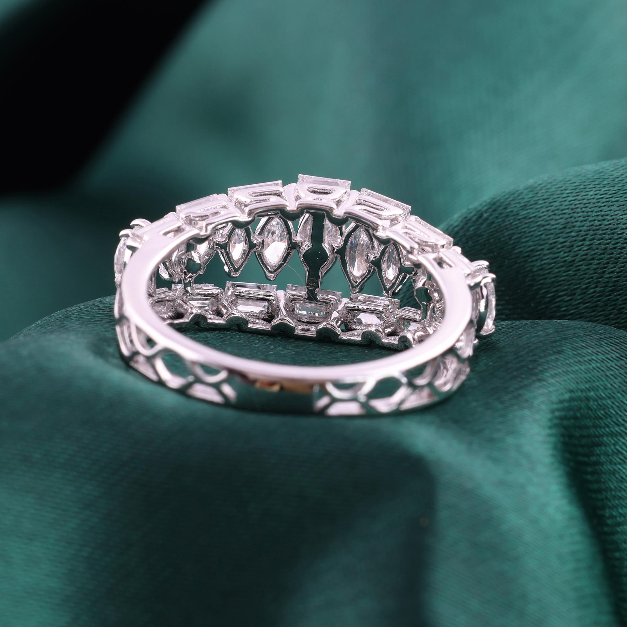 1,71 Karat SI/H Marquise Smaragdschliff Diamantring 18 Karat Weißgold Schmuck (Marquiseschliff) im Angebot