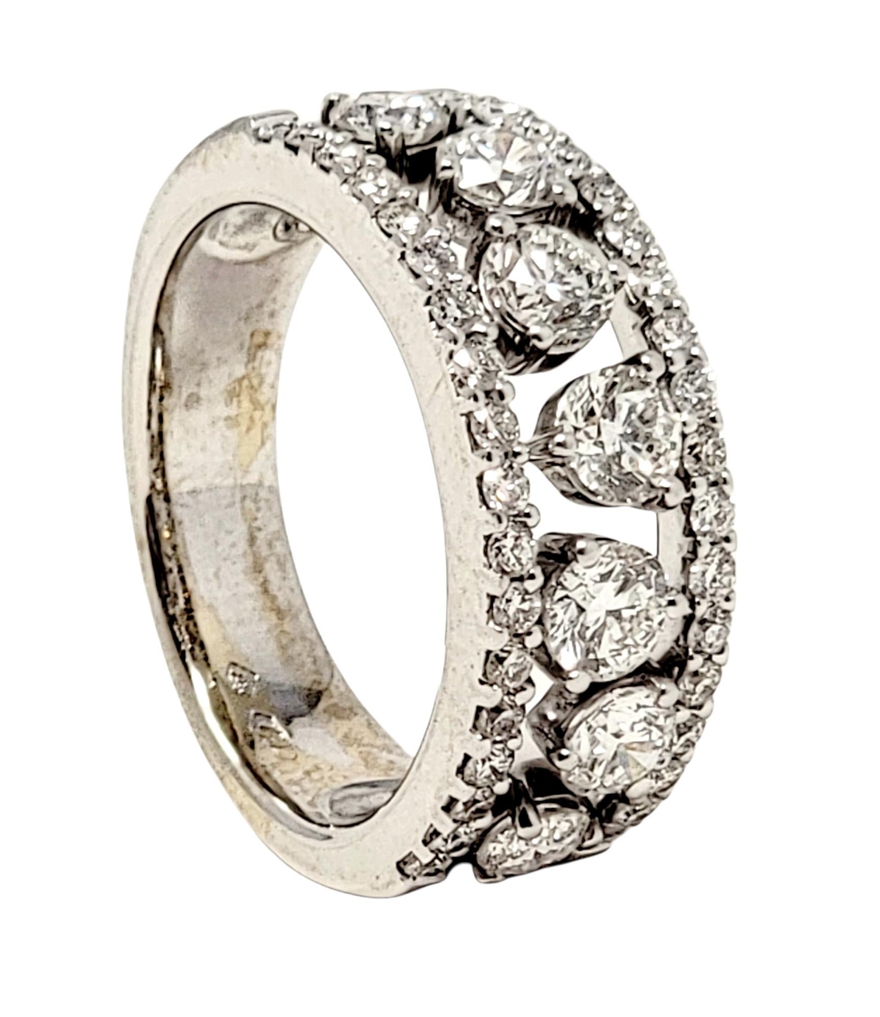 Bague à anneau à tige fendue en or 18 carats avec diamants ronds et brillants de 1,71 carat au total en vente 1