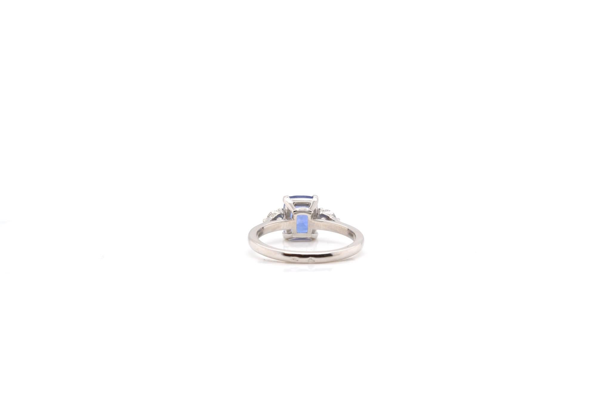 Women's or Men's 1.71 carats Ceylon Sapphire and brilliant-cut diamonds ring For Sale