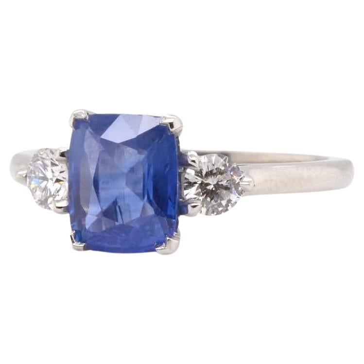 1.71 carats Ceylon Sapphire and brilliant-cut diamonds ring