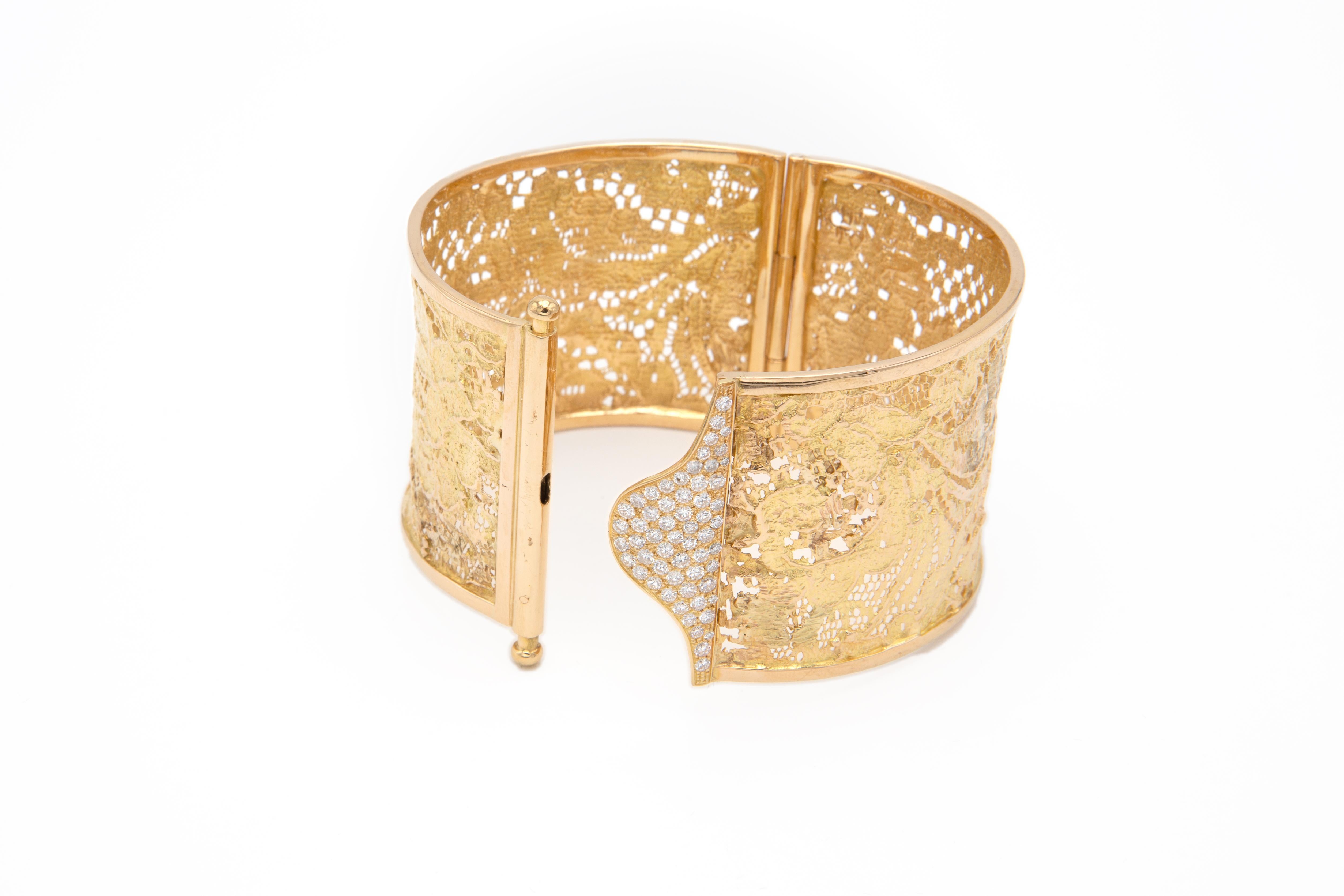 Modern 1, 71 Carats Diamonds Cuff Bracelet in Rose Gold 