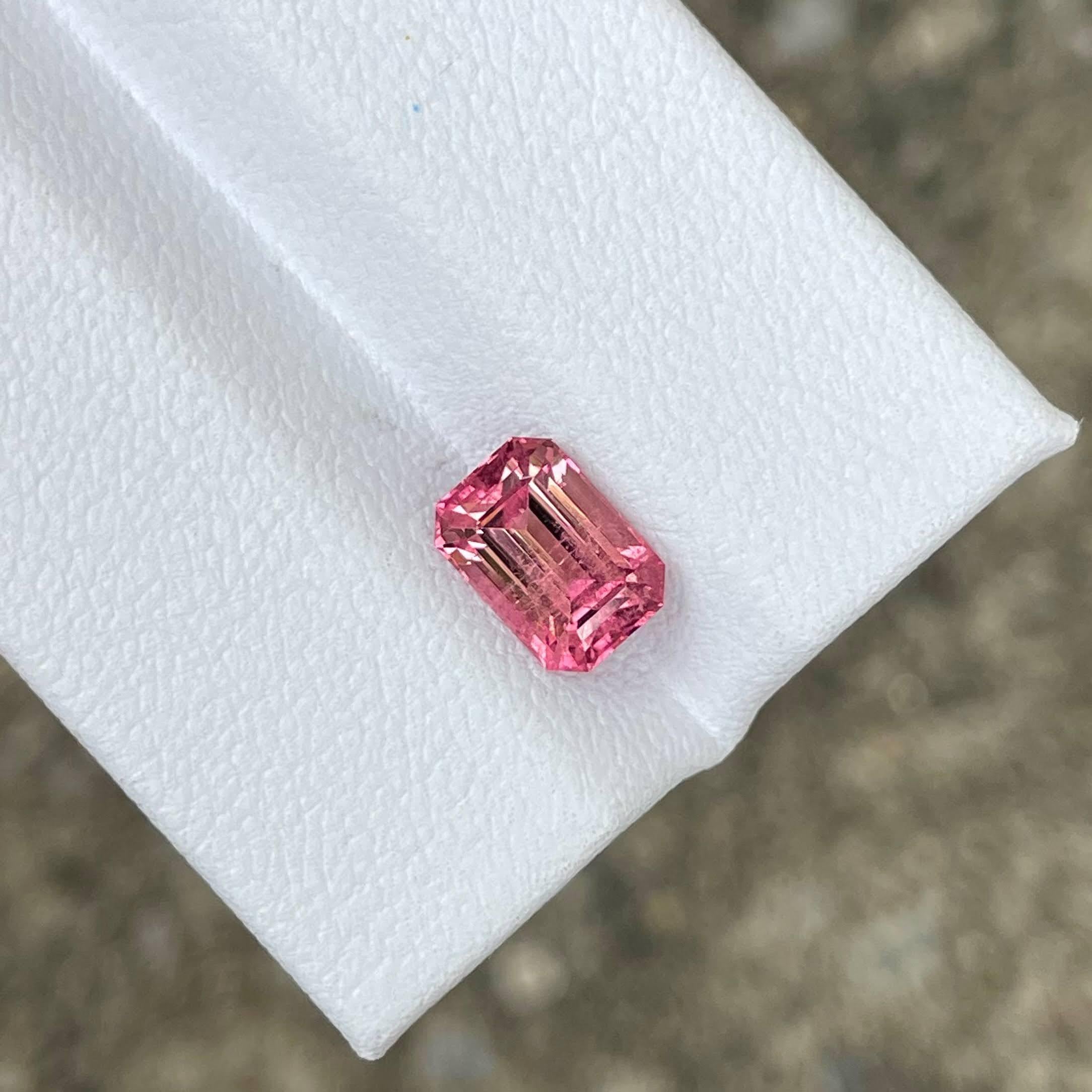 Pierre tourmaline rose bicolore taille émeraude afghane 1,71 carat Unisexe en vente