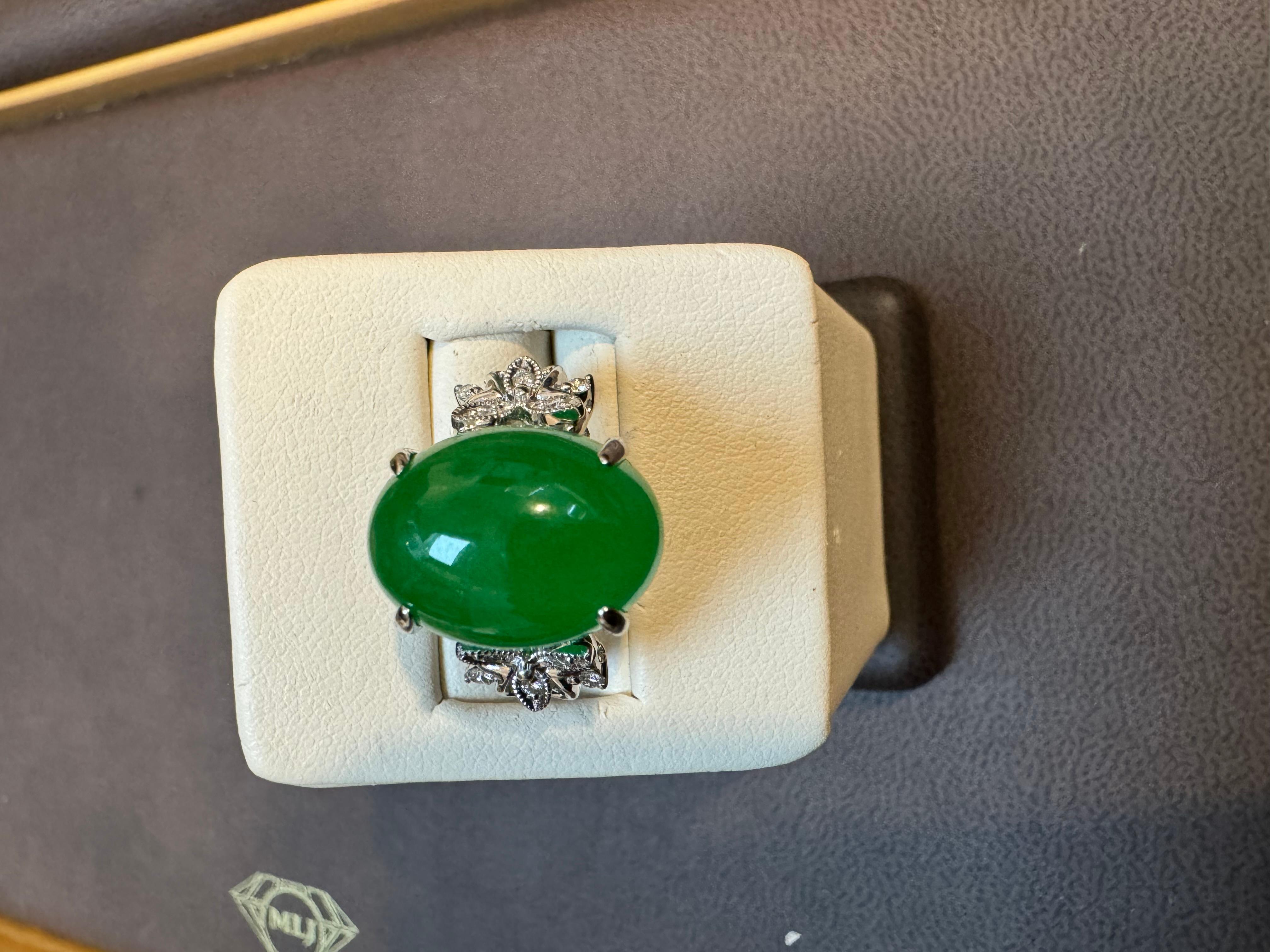 17.1 Ct Natural Jadeite Jade & Diamond Cocktail Ring 18 Kt White Gold Size 6.2 In Excellent Condition In New York, NY